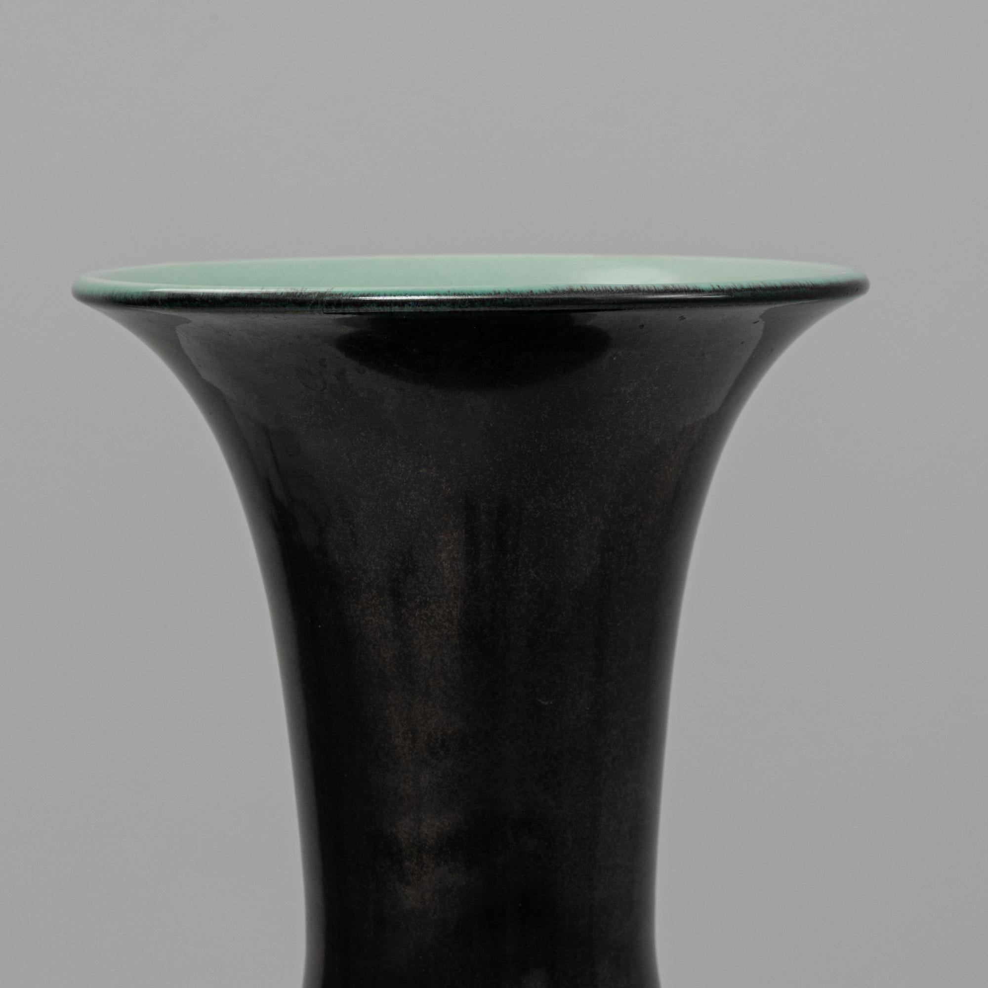 Jarrón de cerámica alemán del siglo XX en venta 3