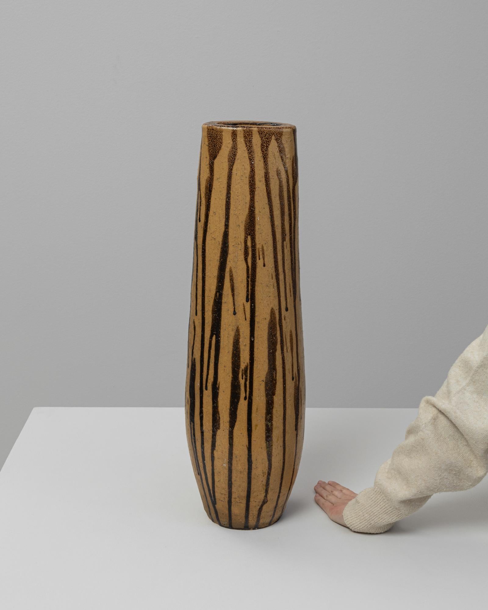 20ième siècle Vase en céramique à glaçure goutte à goutte allemand du 20e siècle en vente