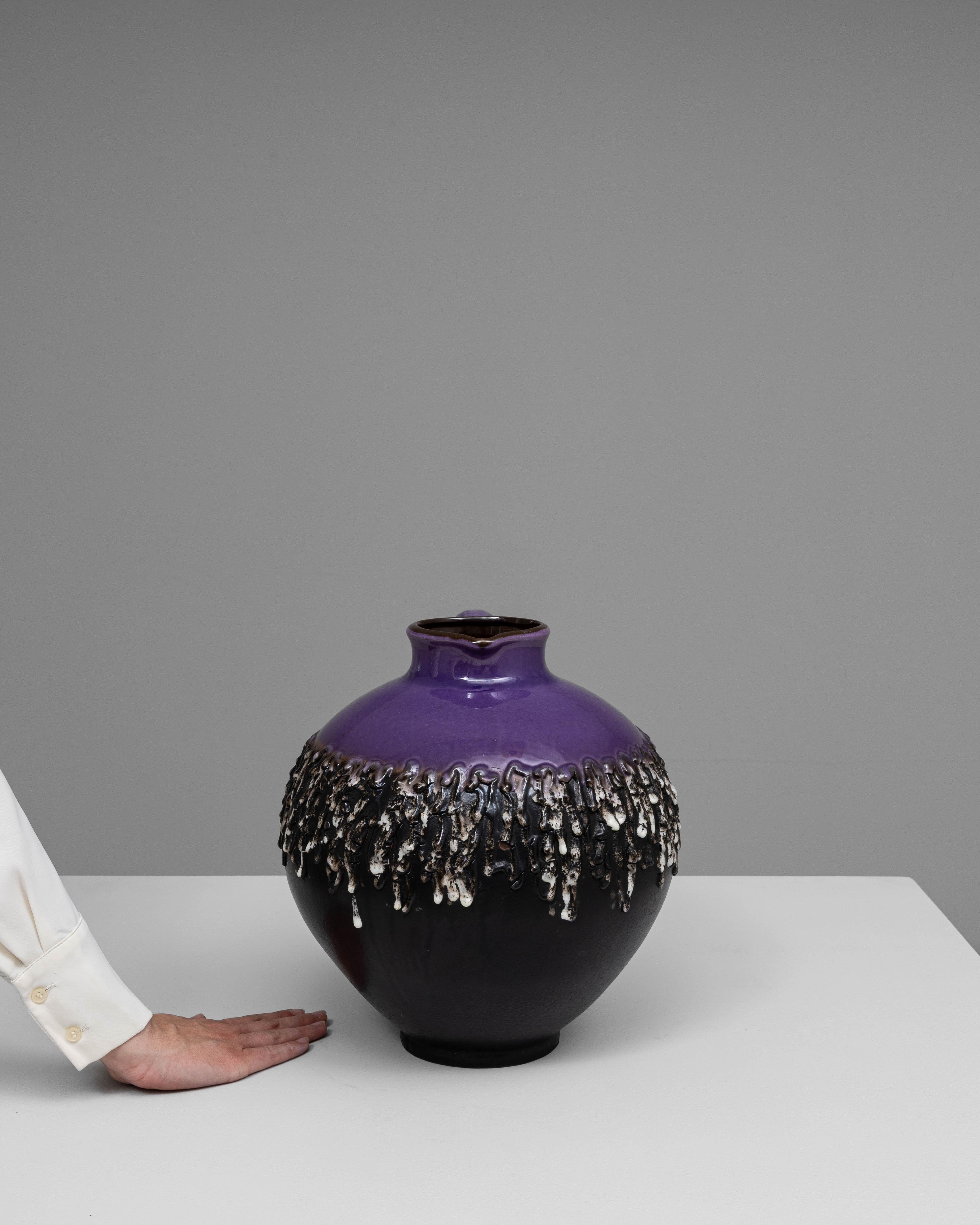 Belge Cruche en céramique de lave grasse allemande du 20e siècle en vente