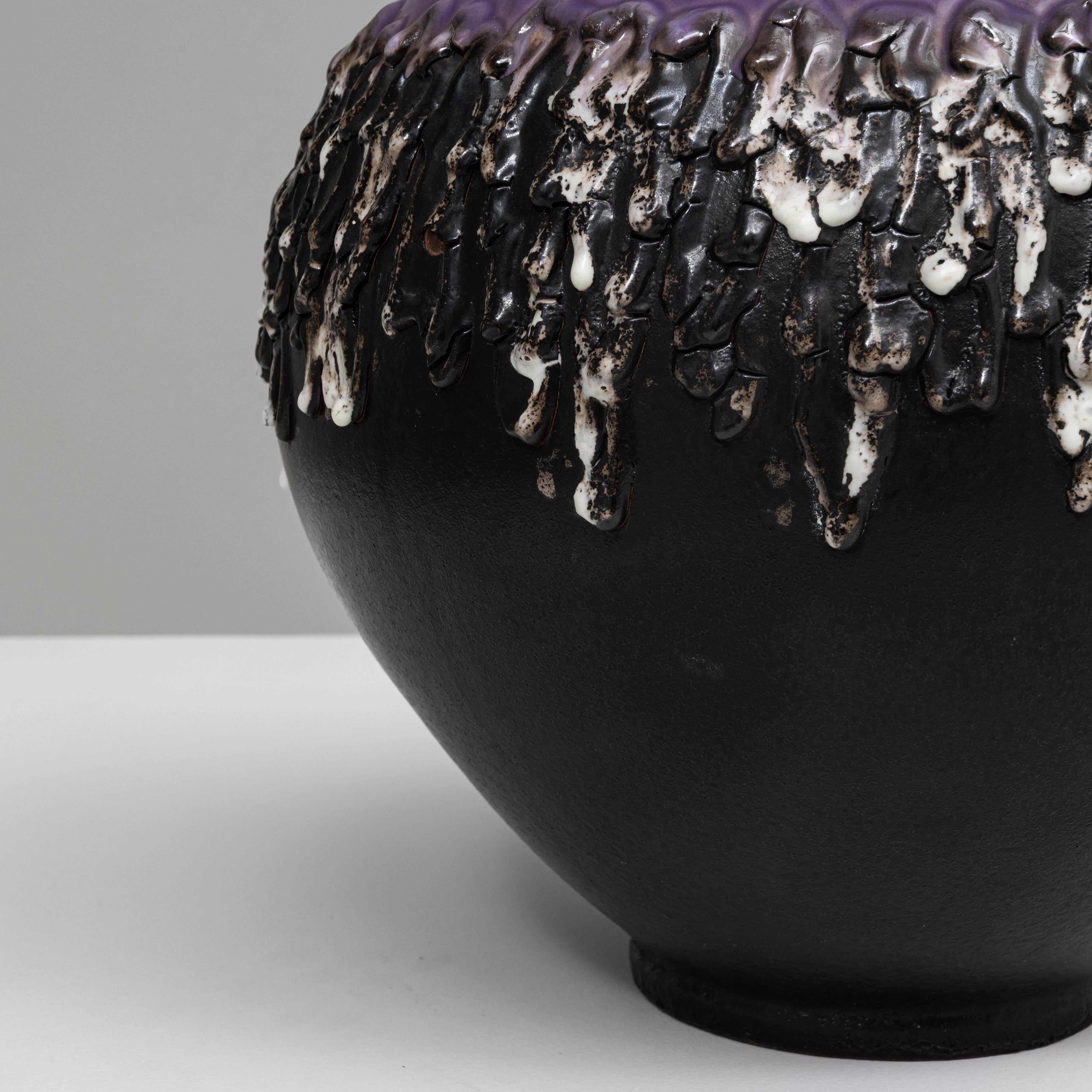 Cruche en céramique de lave grasse allemande du 20e siècle en vente 3