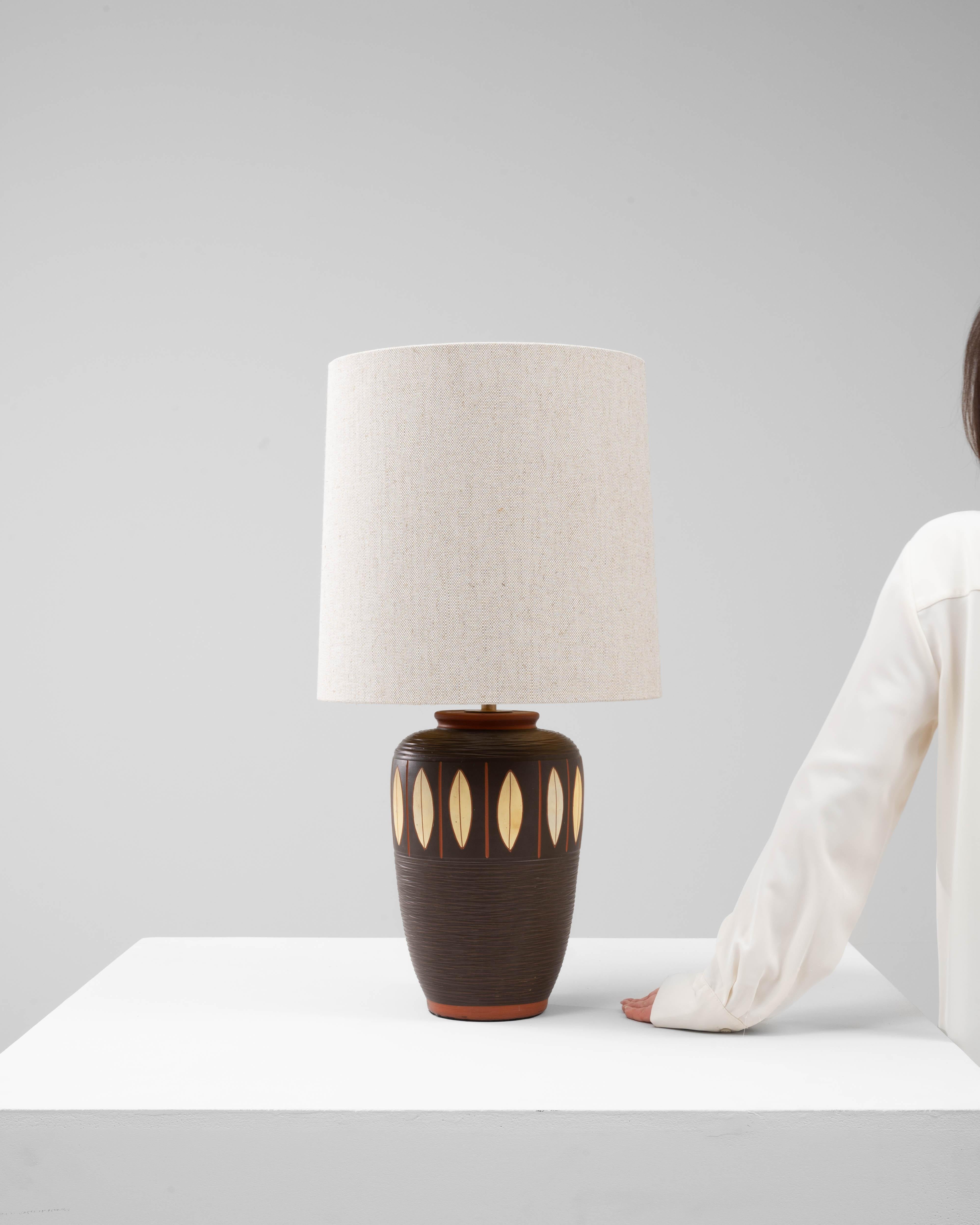 Lampe de table géométrique en céramique allemande du 20e siècle en vente 1