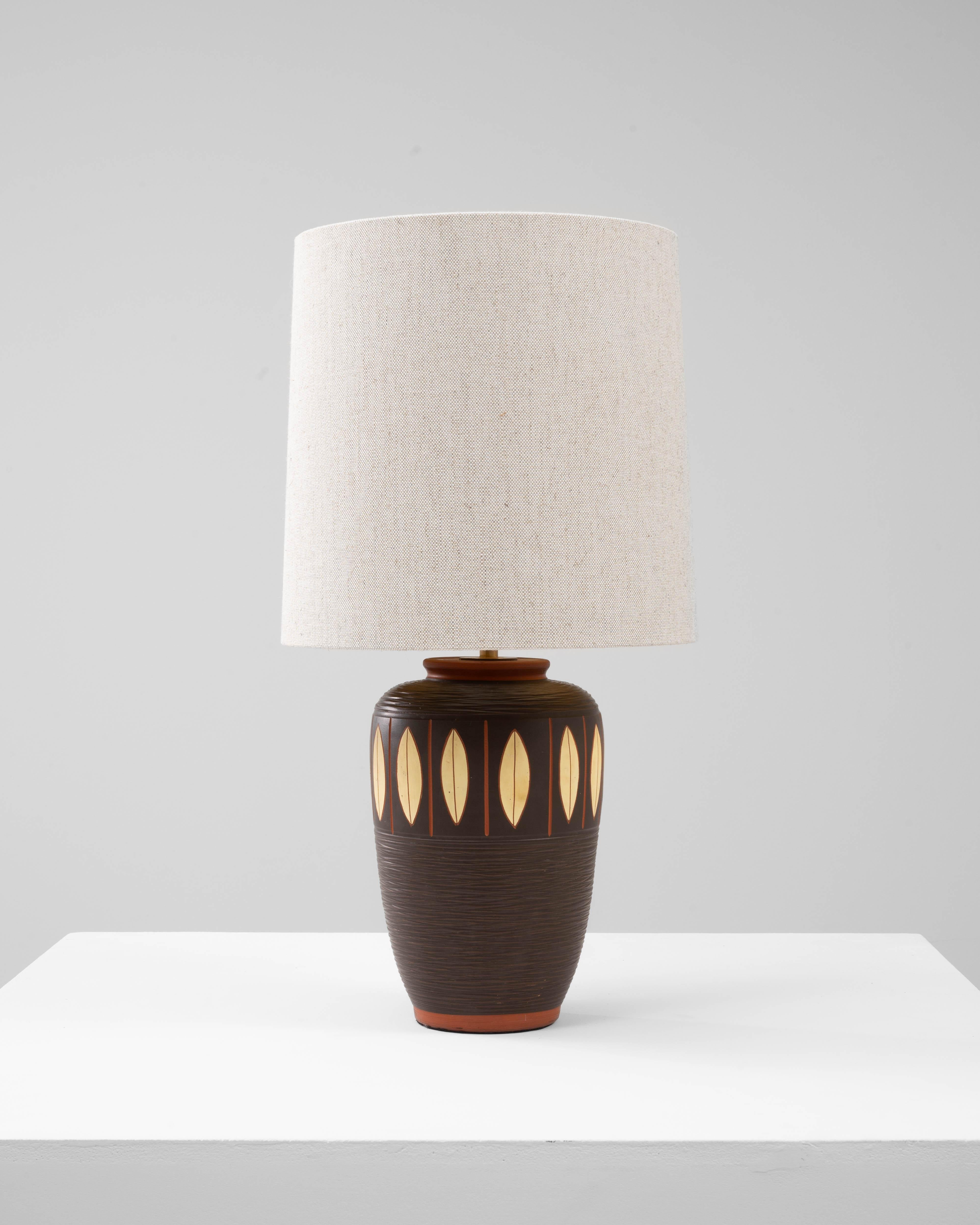 Lampe de table géométrique en céramique allemande du 20e siècle en vente 2