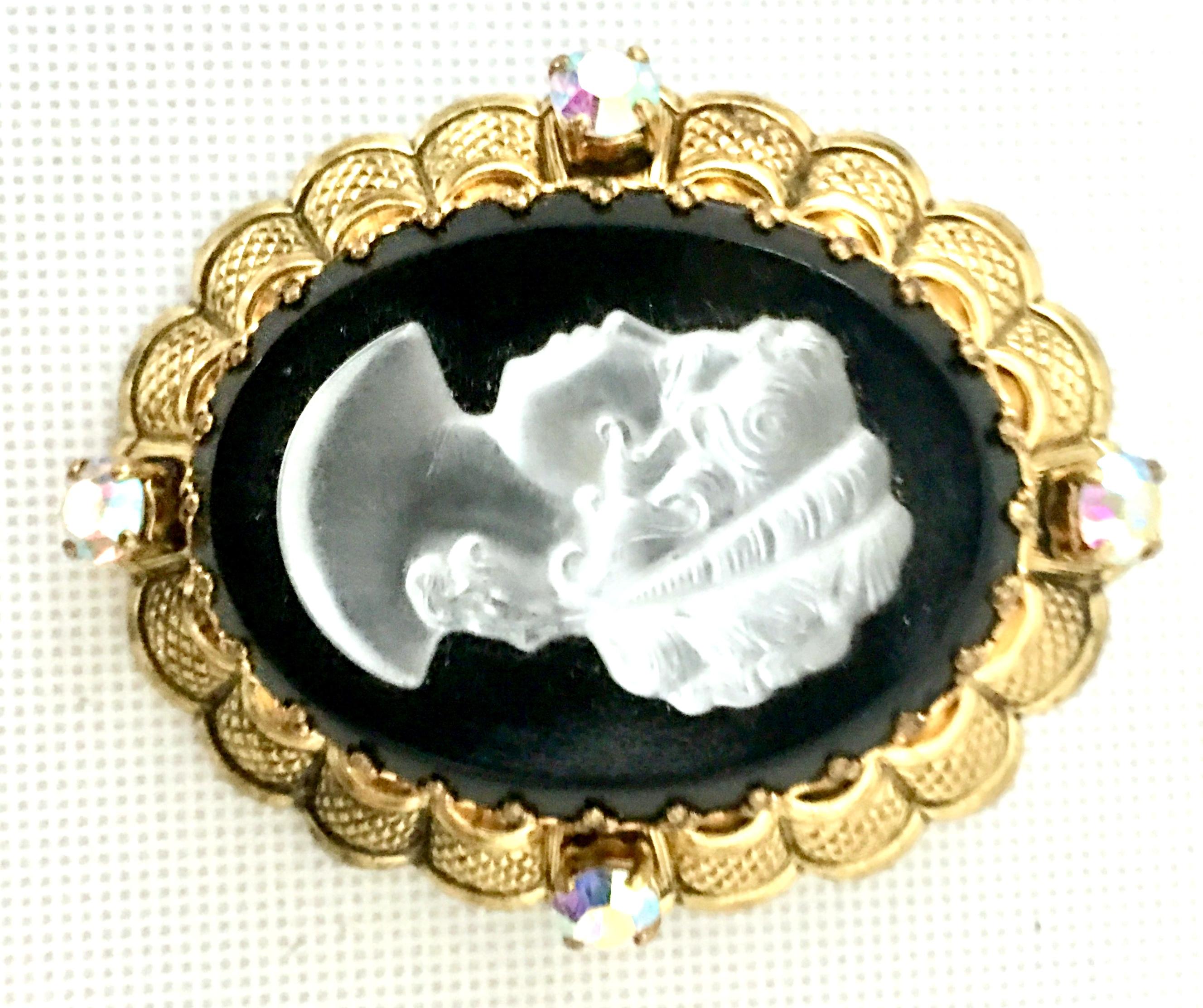 20th Century German Gold Filigree Carved Glass Cameo & Austrian Crystal Brooch In Good Condition In West Palm Beach, FL