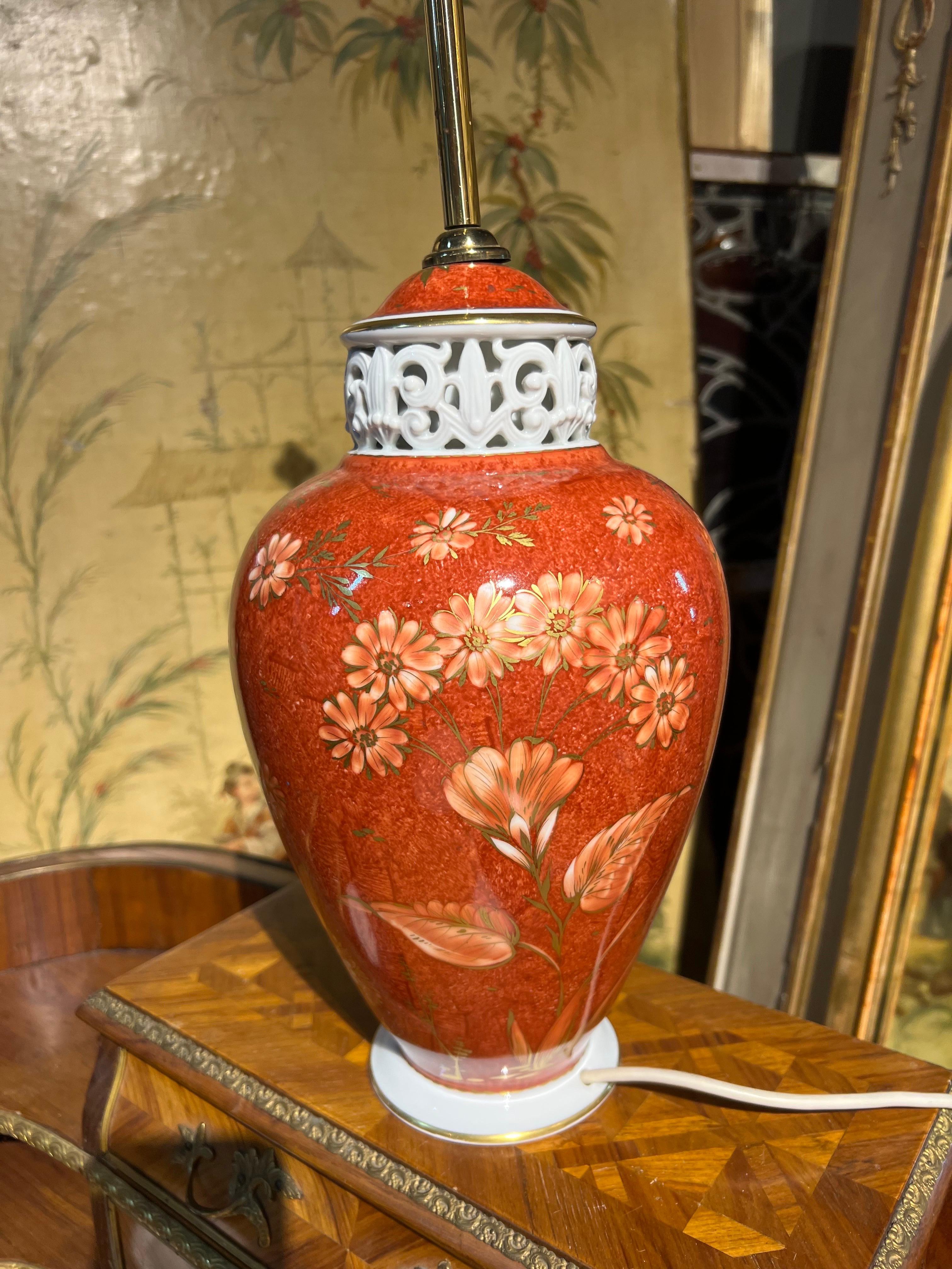 Allemand Lampe de table allemande du 20e siècle en céramique peinte à la main par Rosenthal en vente