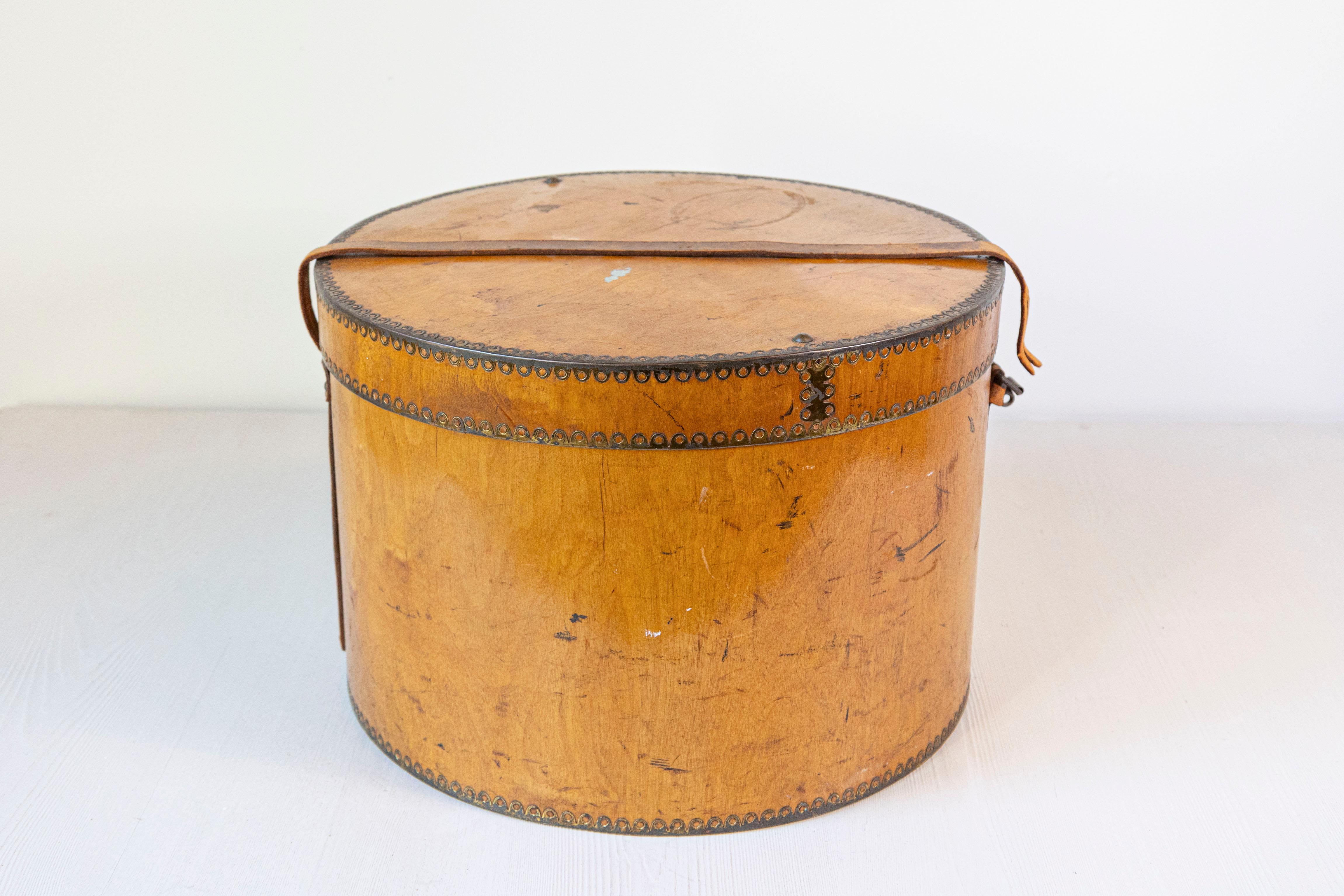 20th Century German Hat Box For Sale 6