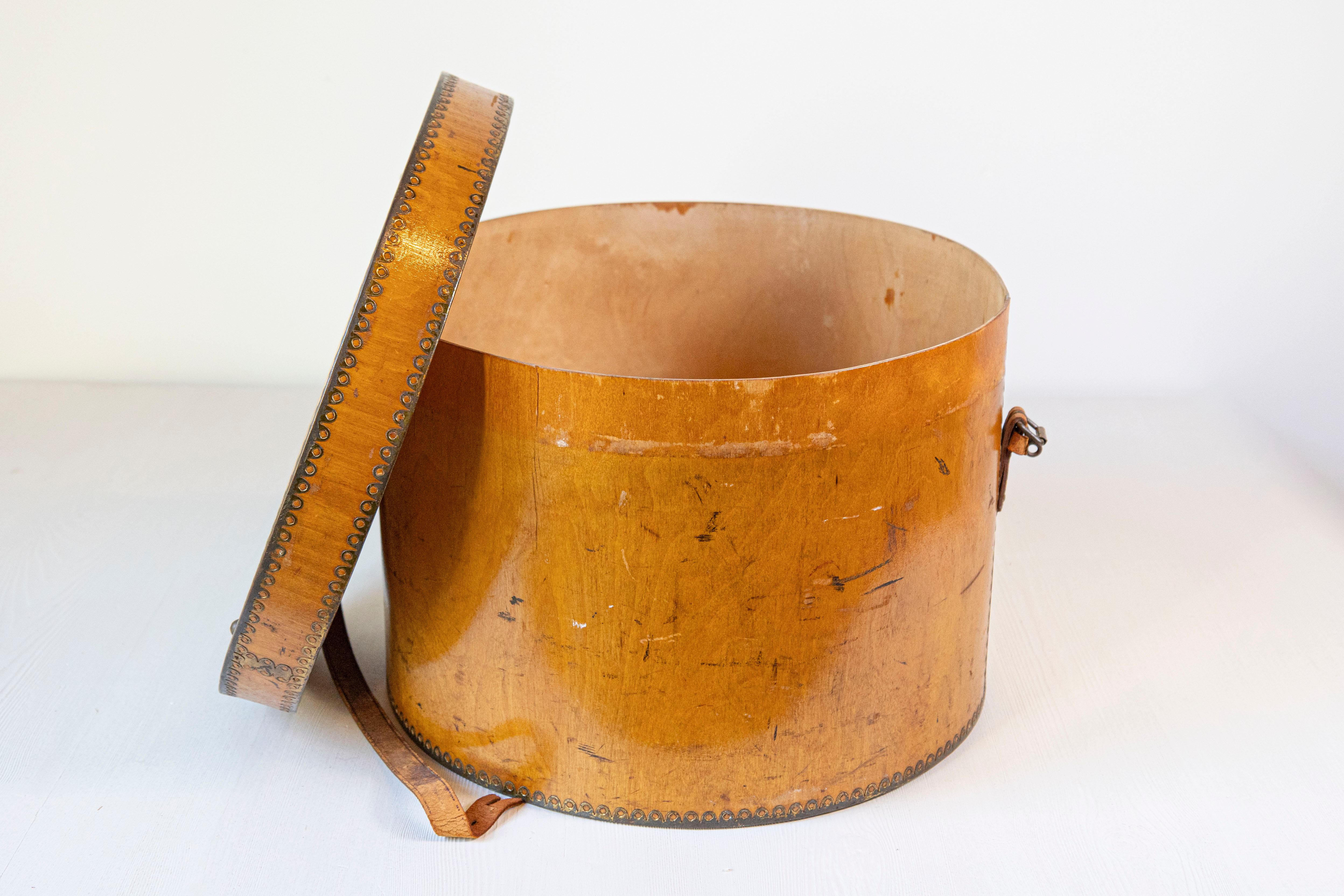 20th Century German Hat Box For Sale 8
