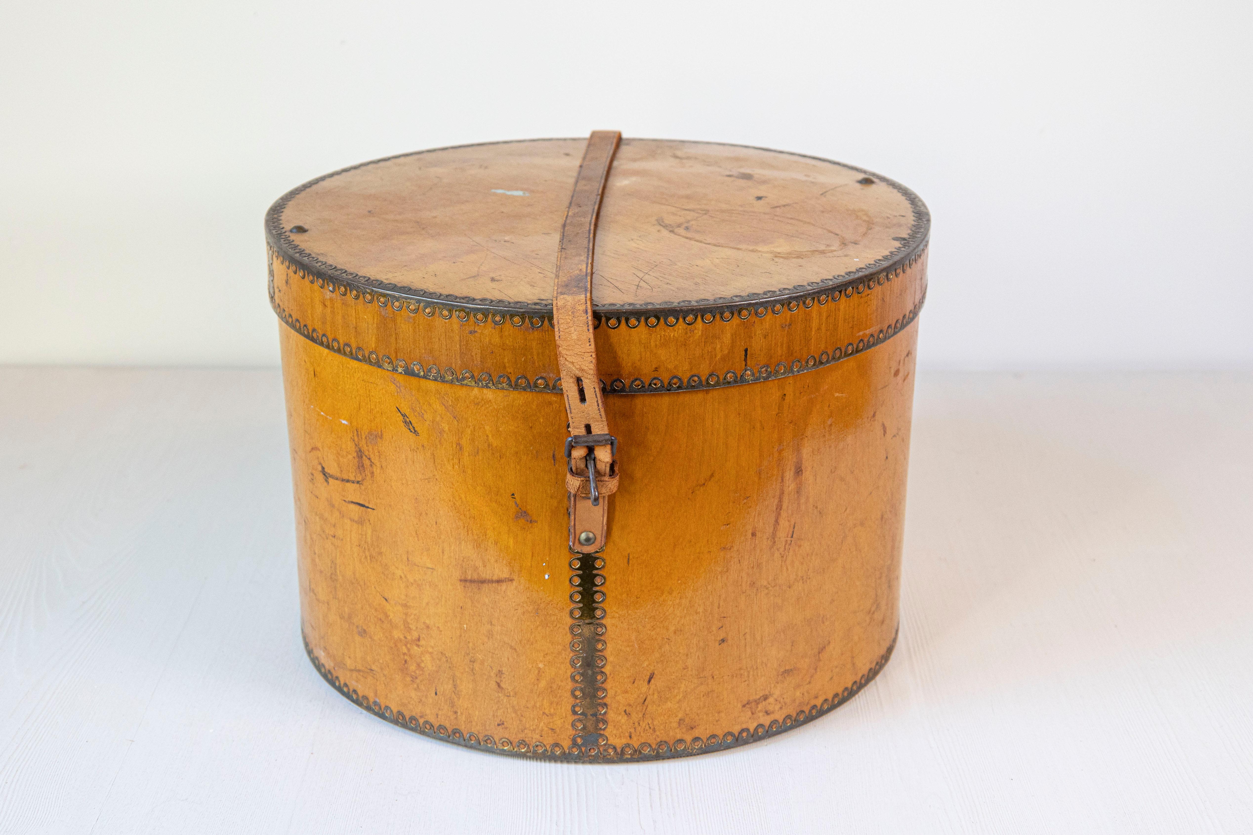 20th Century German Hat Box For Sale 3