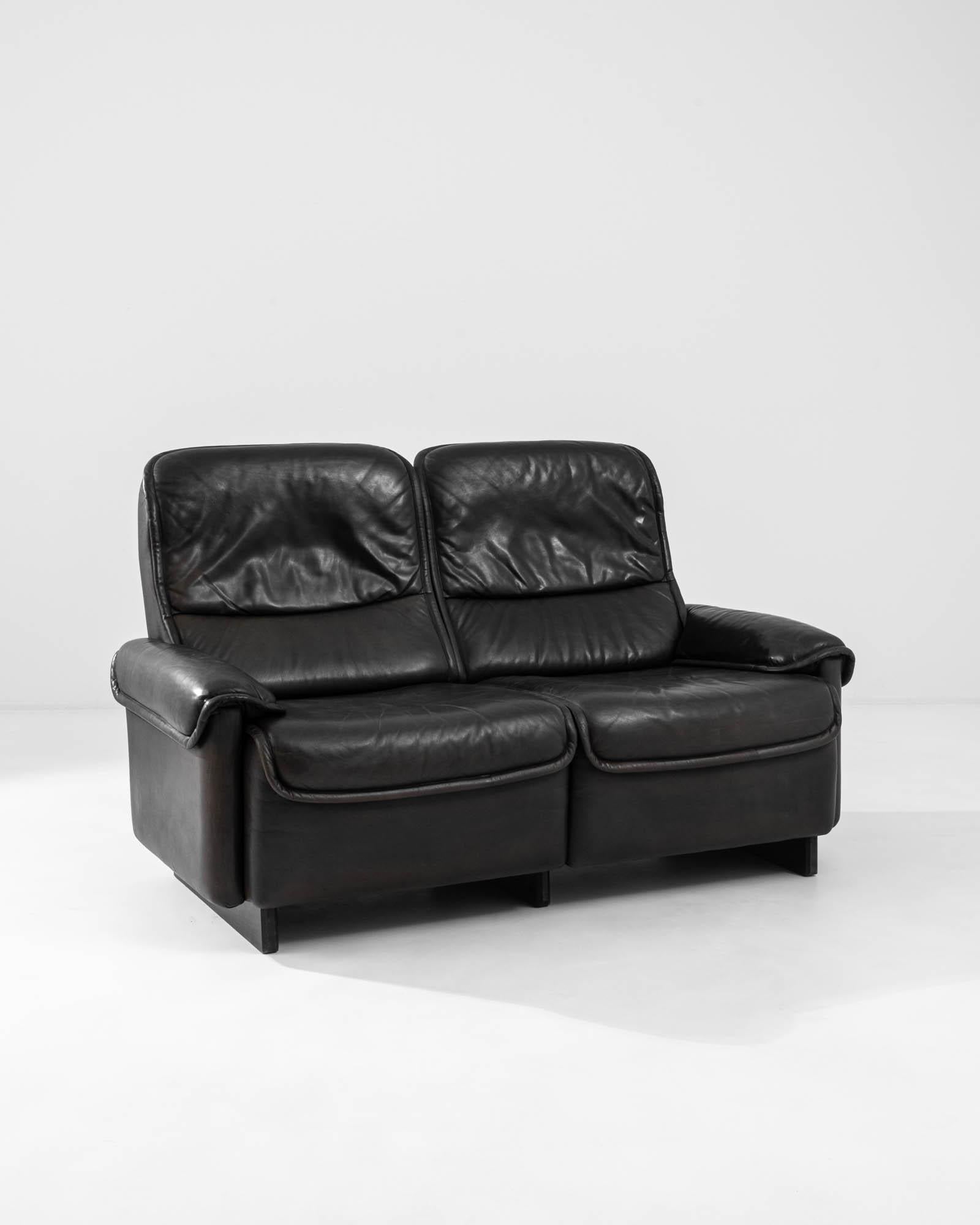 20th Century German Leather Sofa at 1stDibs