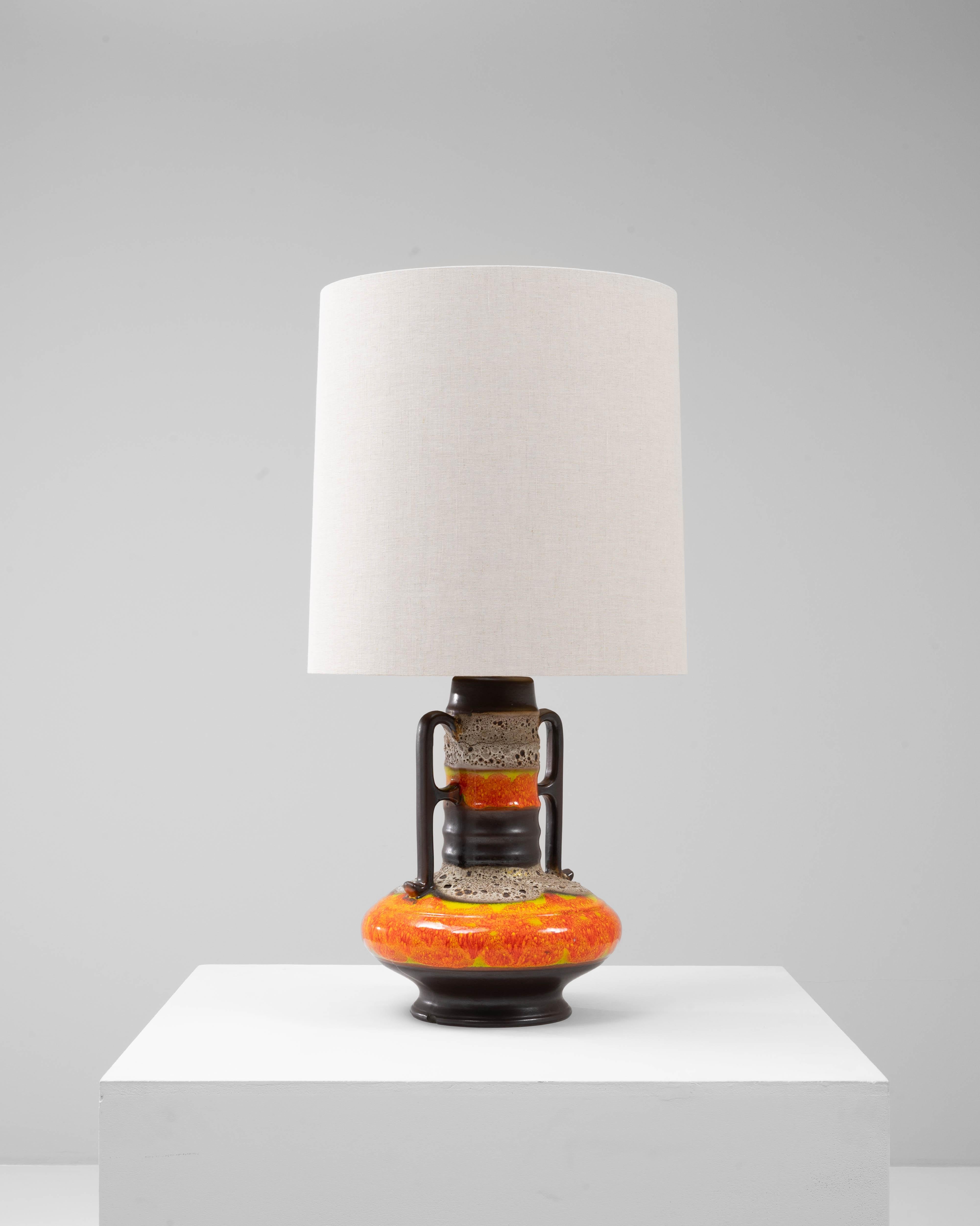 20ième siècle Lampe de table allemande du 20e siècle en céramique orange à lave grasse en vente