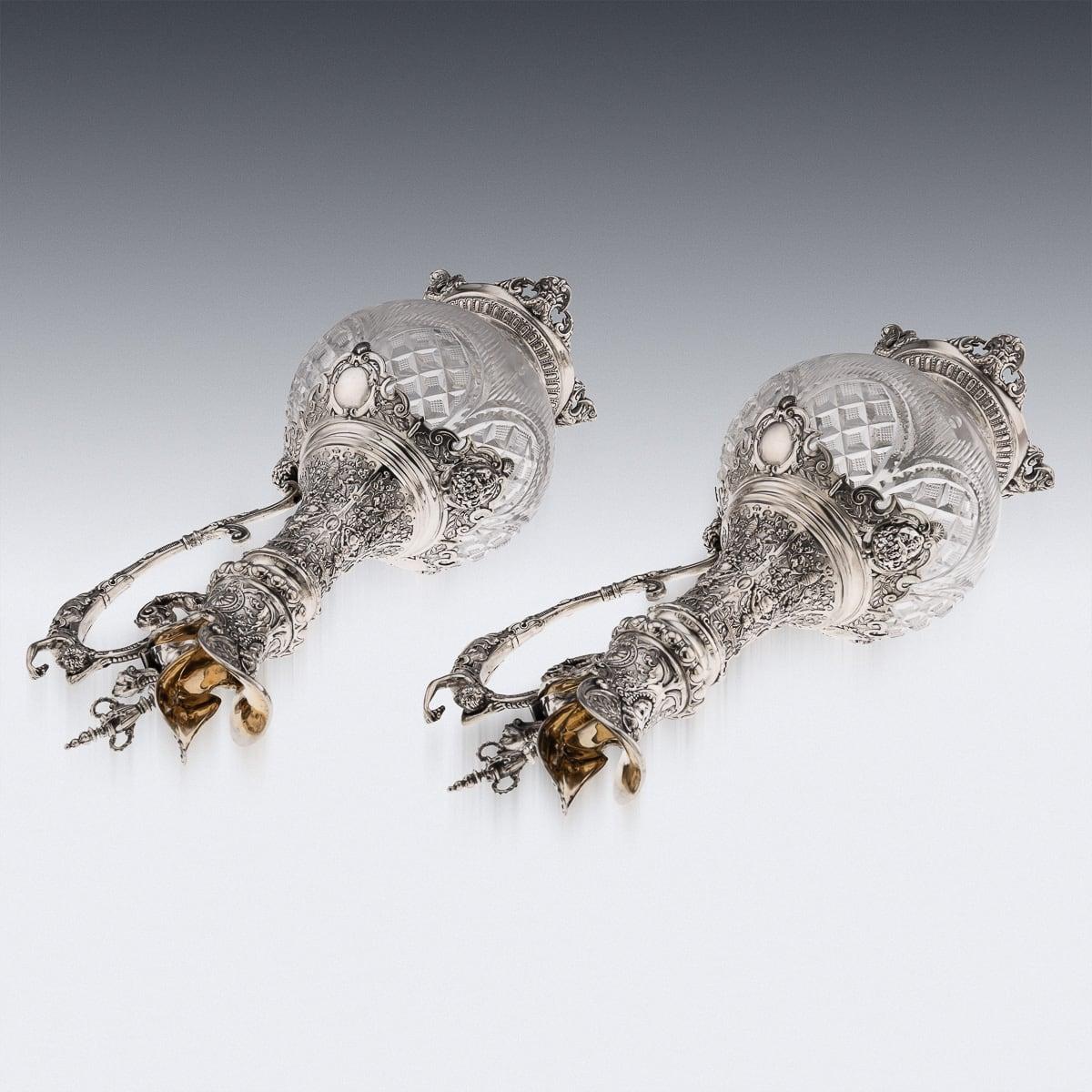 Paire de grands pichets à vin allemands du 20ème siècle en argent massif et verre taillé vers 1900 en vente 1