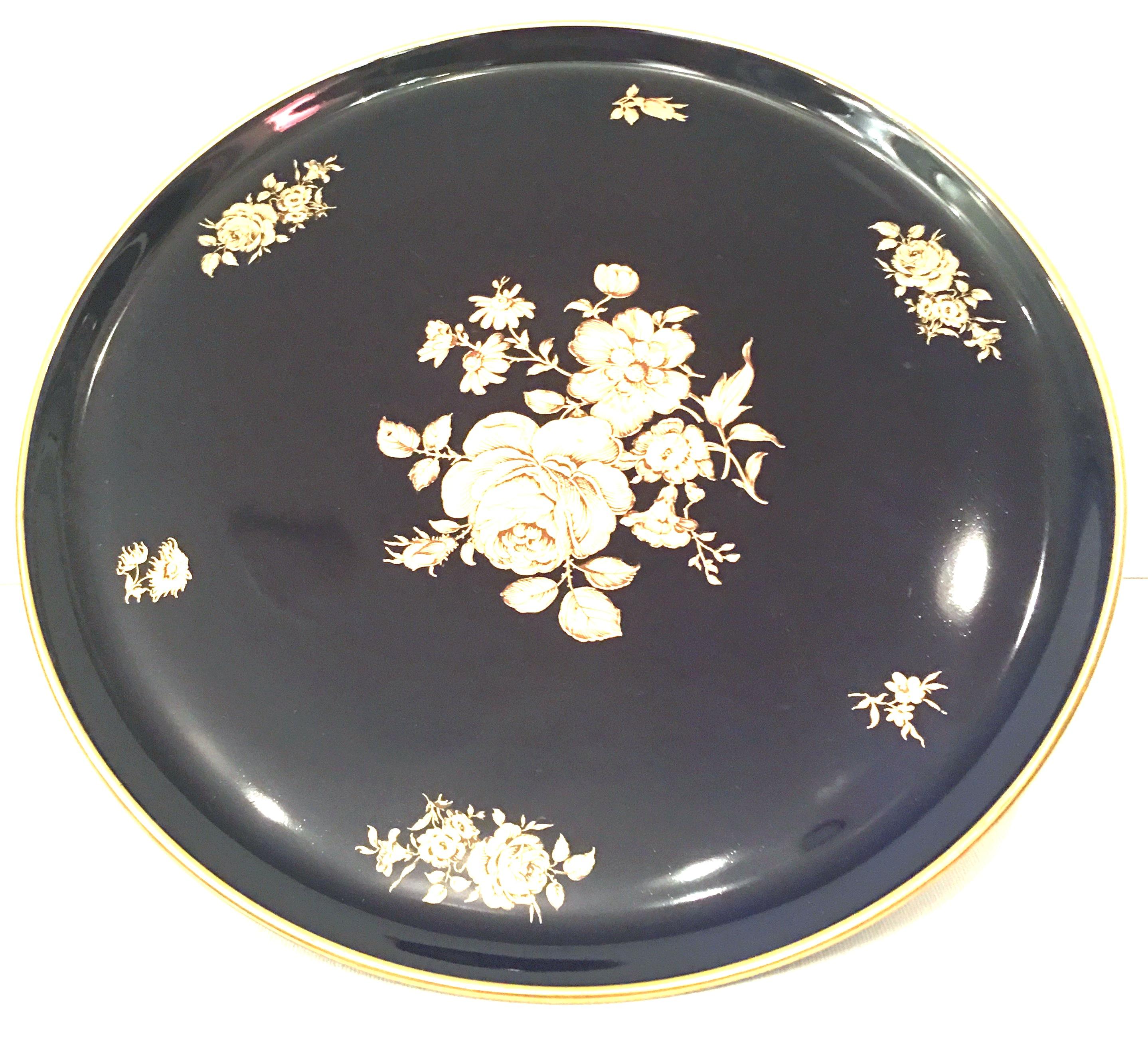 20th Century German Porcelain & 22-Karat Gold Footed Cake Platter By, Bareuther In Good Condition For Sale In West Palm Beach, FL