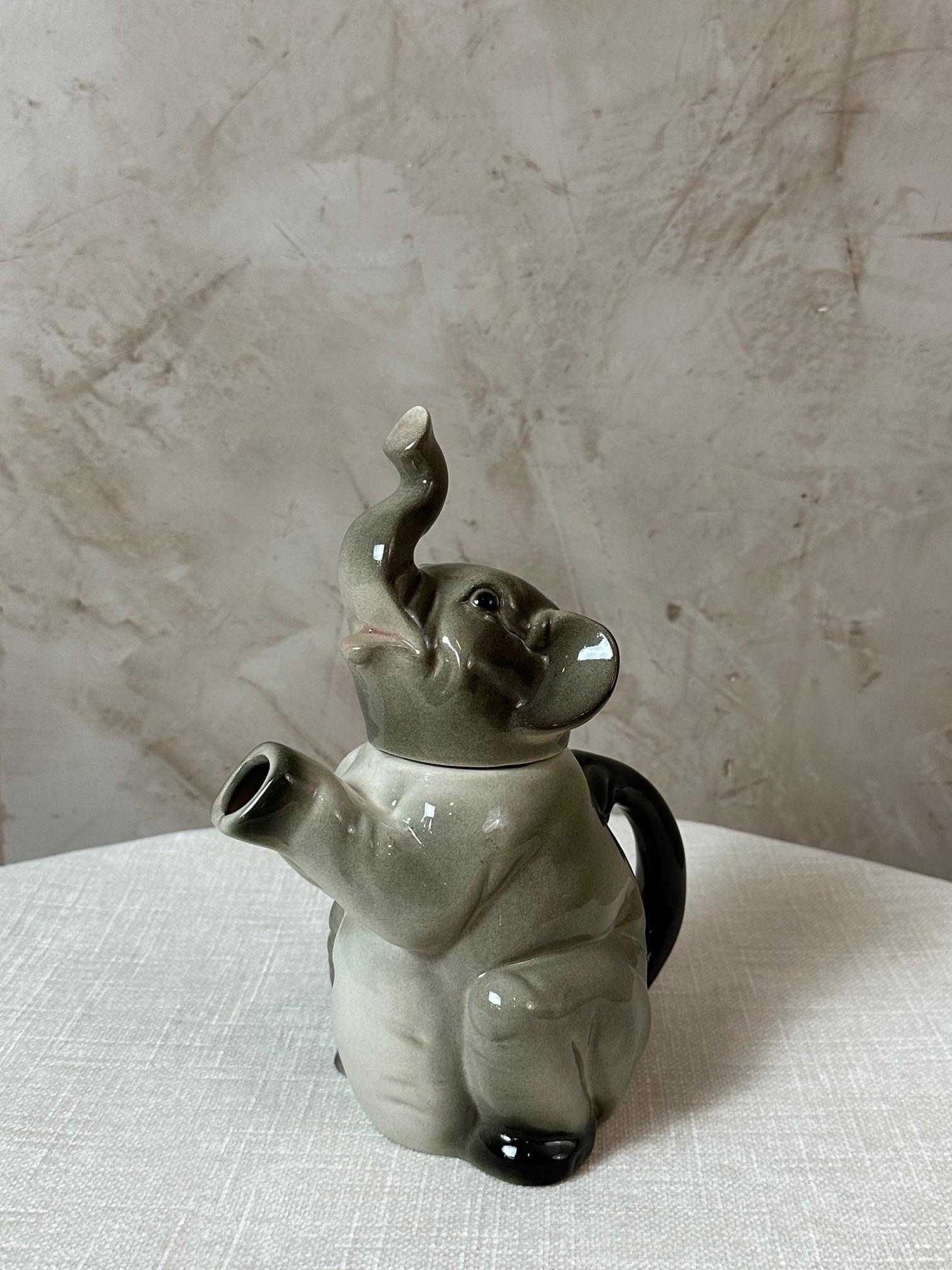 Tedesco Teiera Elefante in porcellana tedesca del XX secolo, anni '50 in vendita
