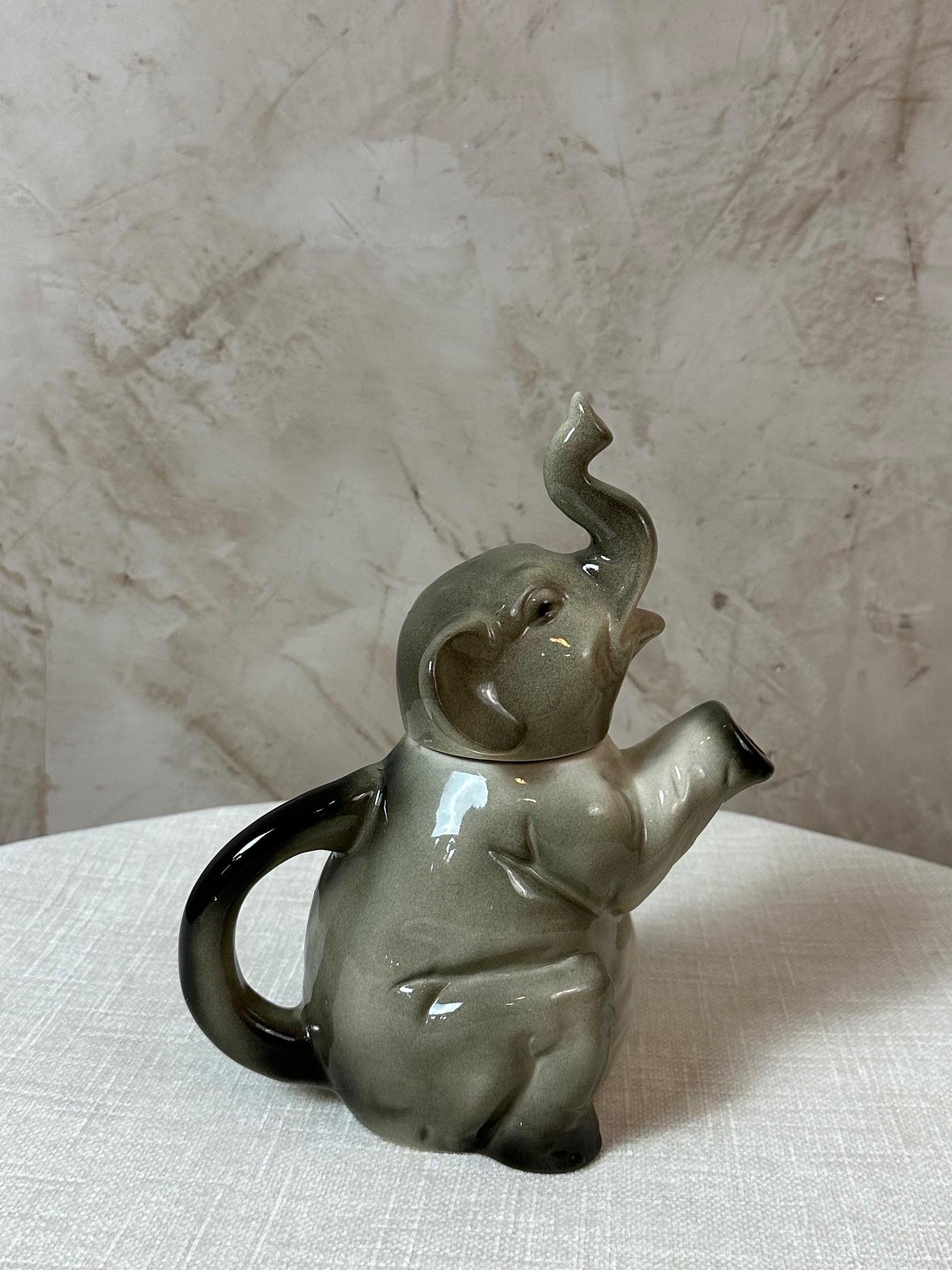 Metà XX secolo Teiera Elefante in porcellana tedesca del XX secolo, anni '50 in vendita