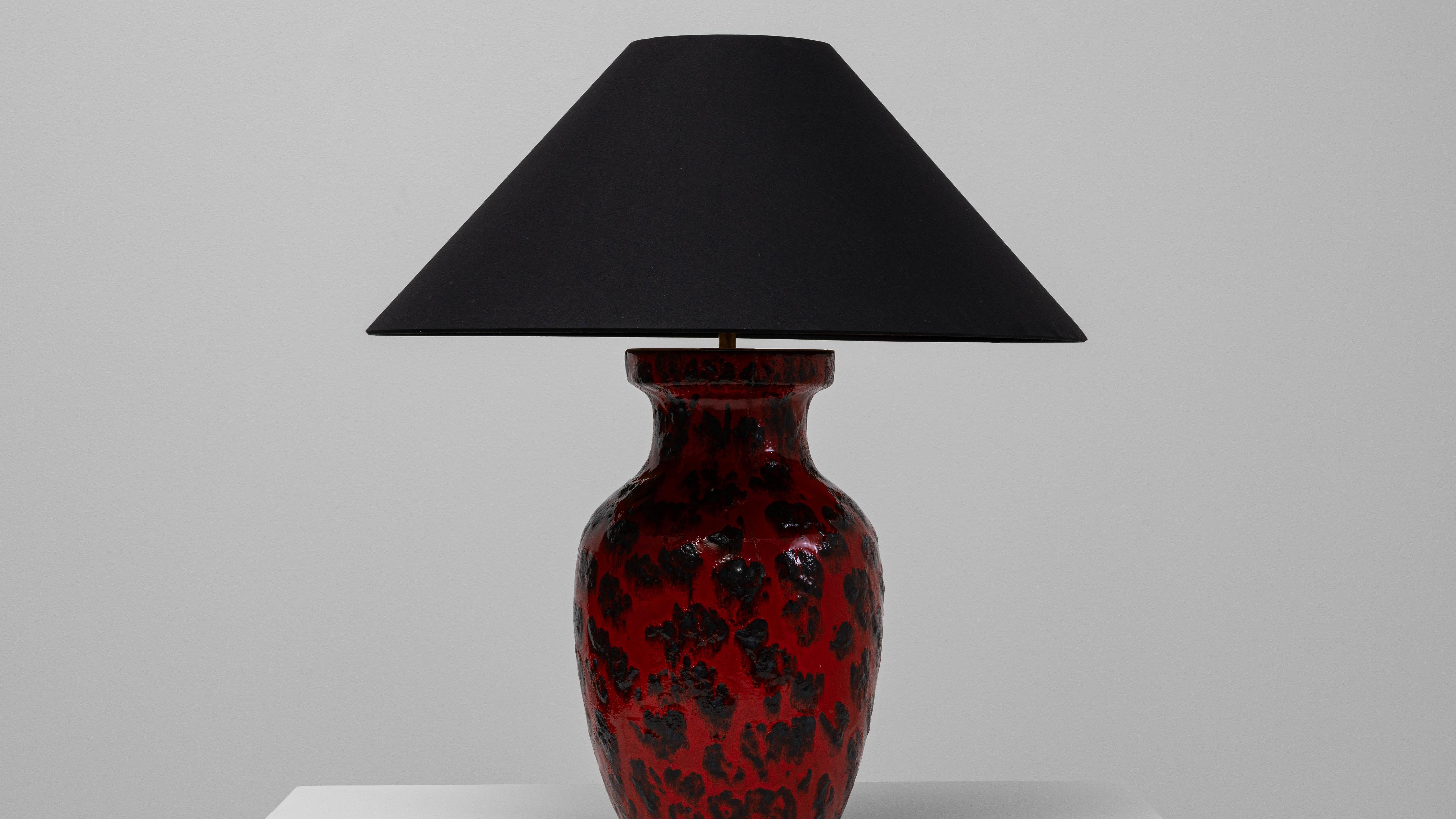 Lampe de table en céramique rouge allemande du 20e siècle en vente 3