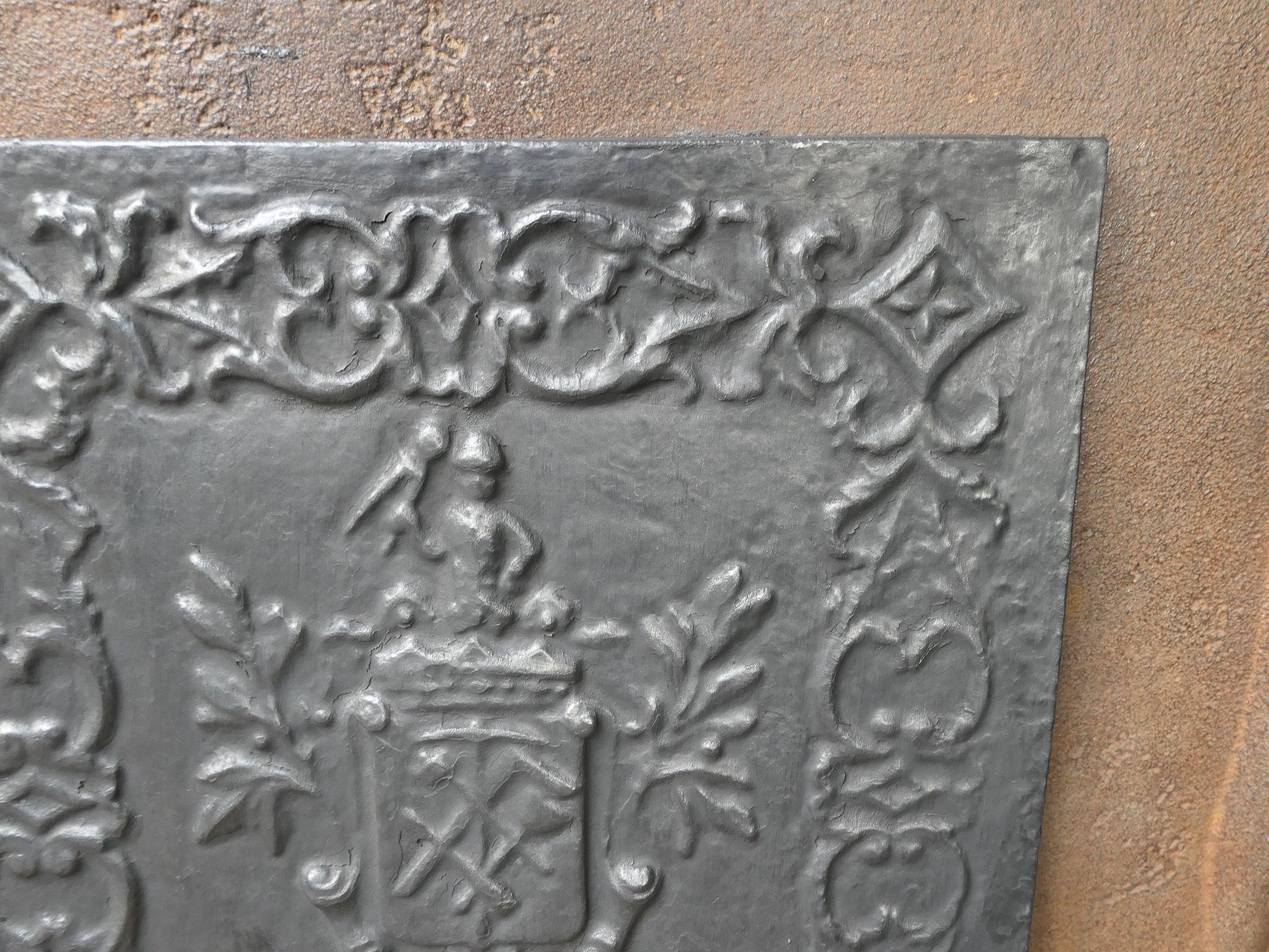 20th Century German Victorian Style 'Coat of Arms' Fireback / Backsplash For Sale 2