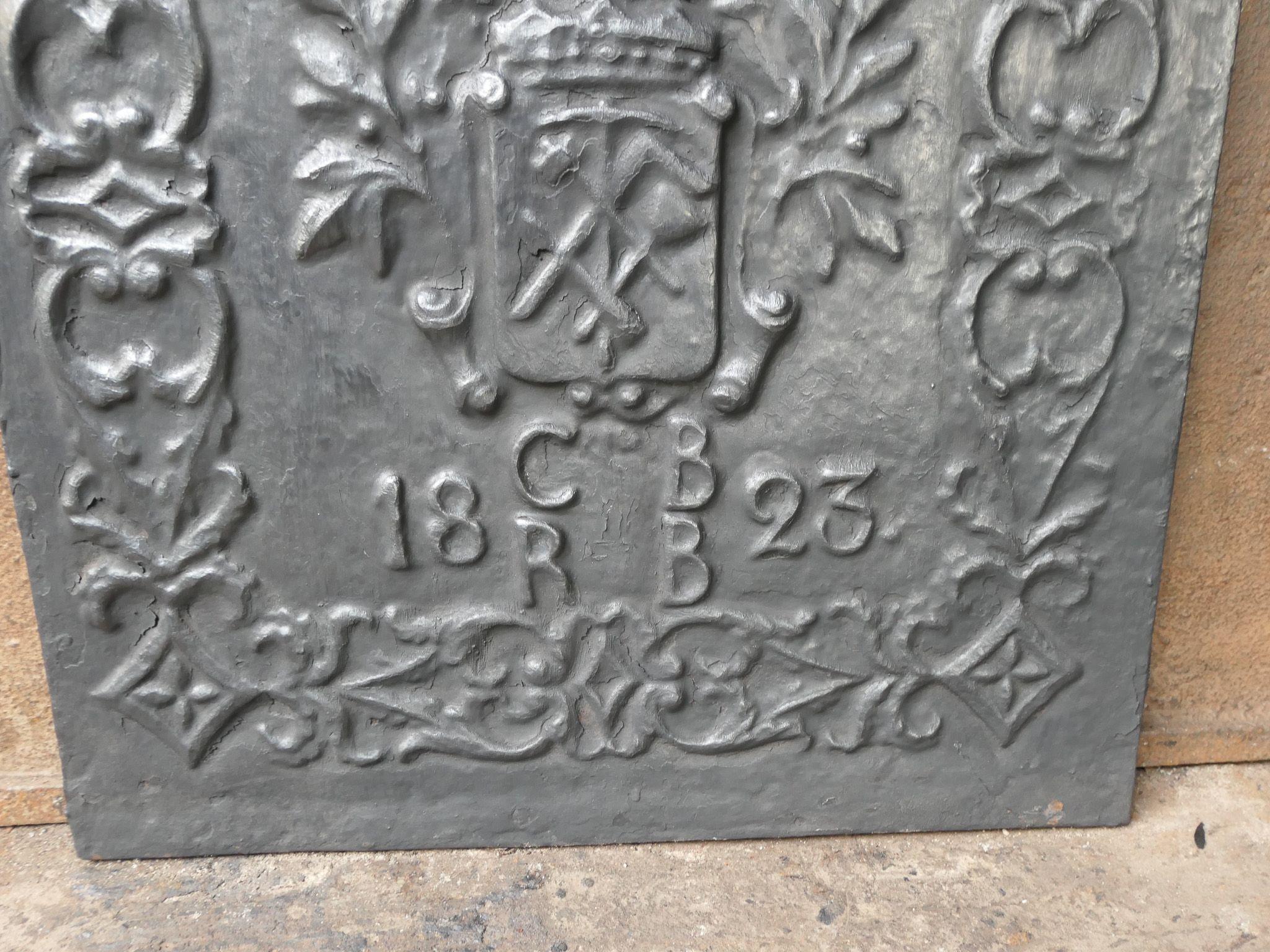20th Century German Victorian Style 'Coat of Arms' Fireback / Backsplash For Sale 4