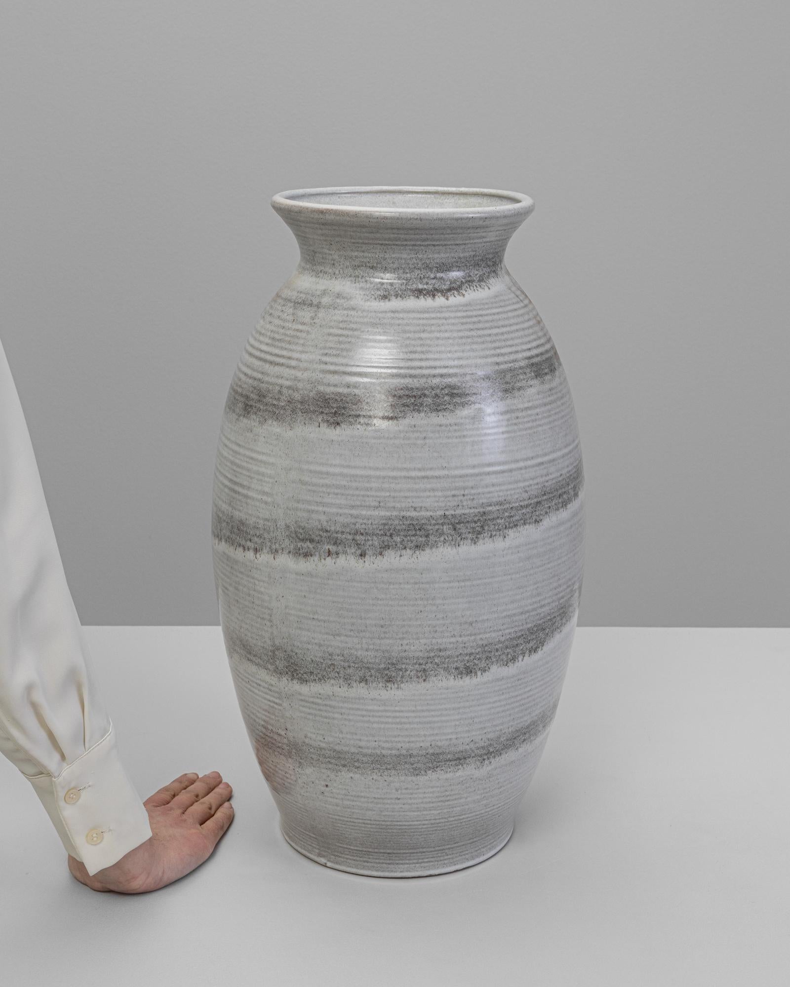 Allemand Vase en céramique allemande du 20e siècle 