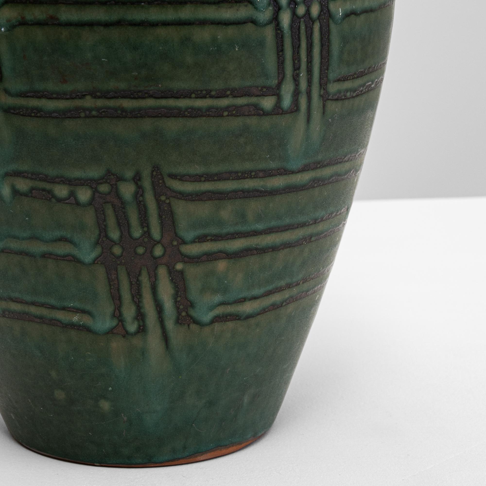 Vase en céramique allemande du 20e siècle 