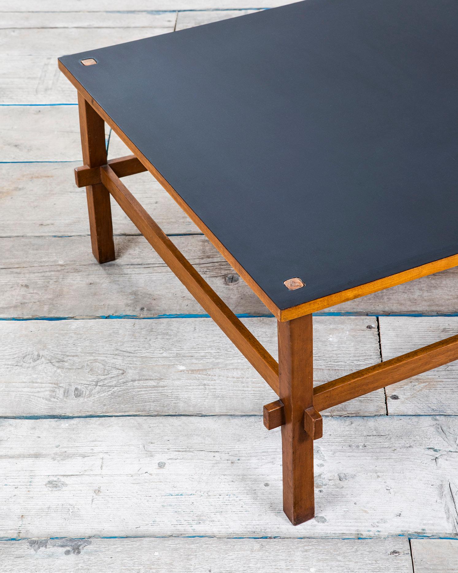 Mid-Century Modern Table basse du 20ème siècle de Gianfranco Frattini, modèle 740 pour Cassina en bois en vente