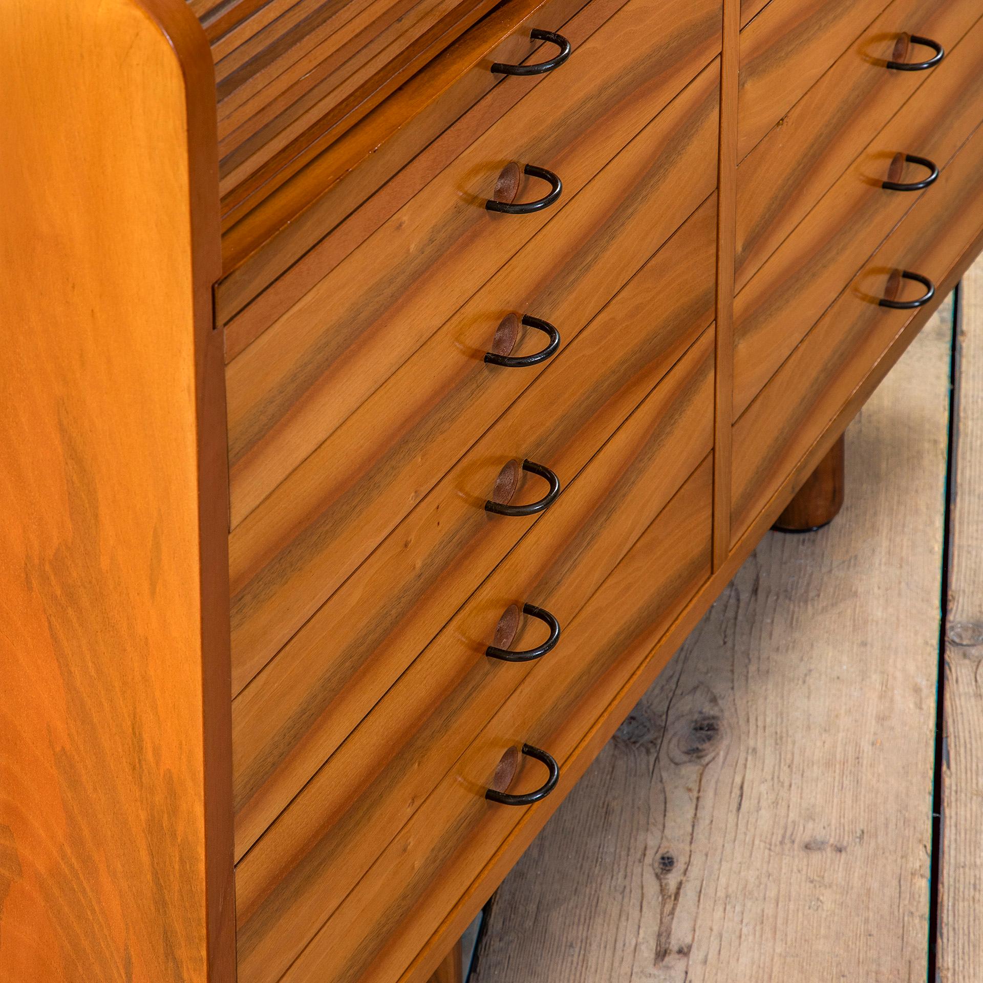 siglo XX, Gianfranco Frattini para Bernini Gabinete con escritorio mod. 804 Mid-20th Century en venta
