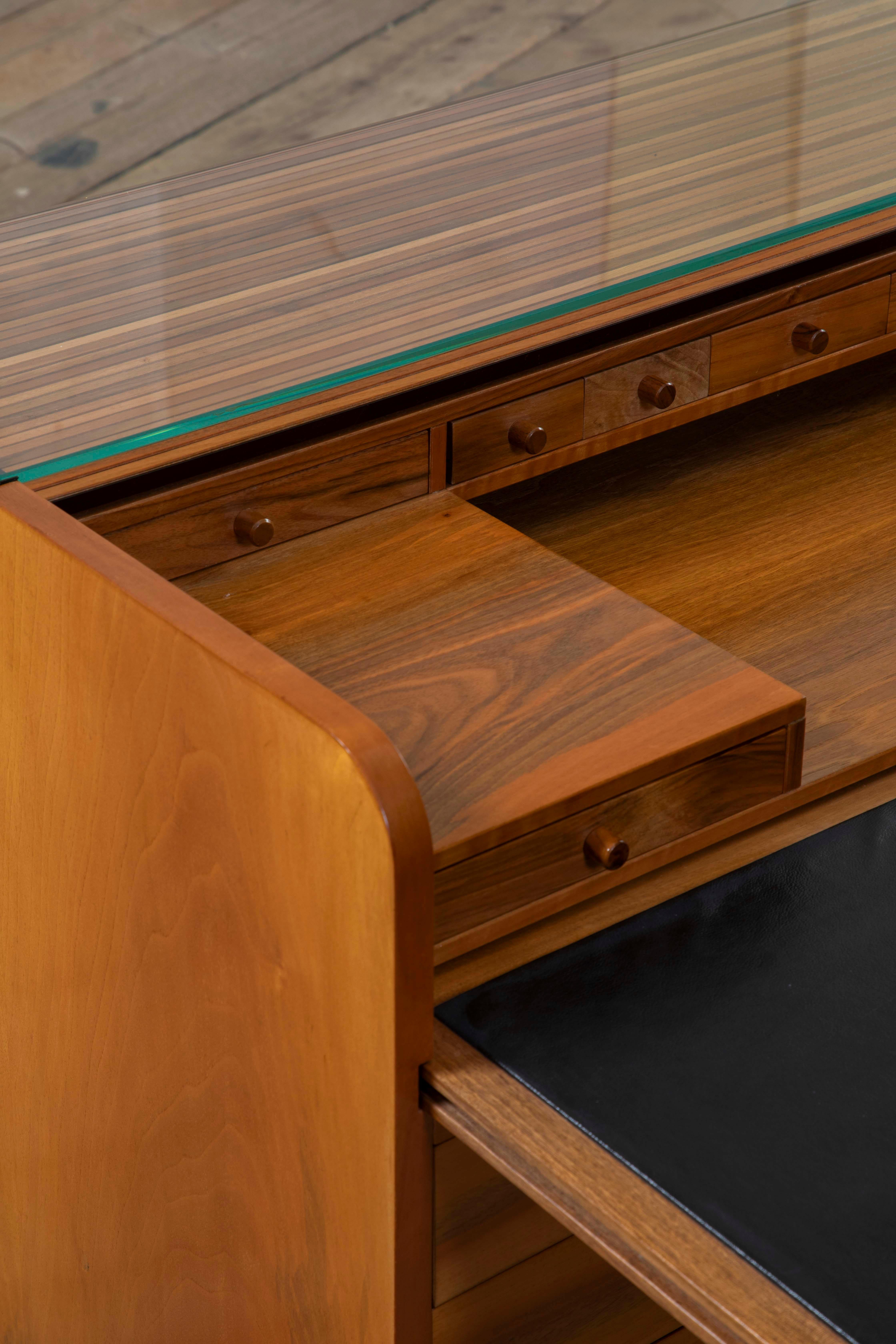 20. Jahrhundert, Gianfranco Frattini für Bernini Kabinett mit Pult mod. 804 im Angebot 2