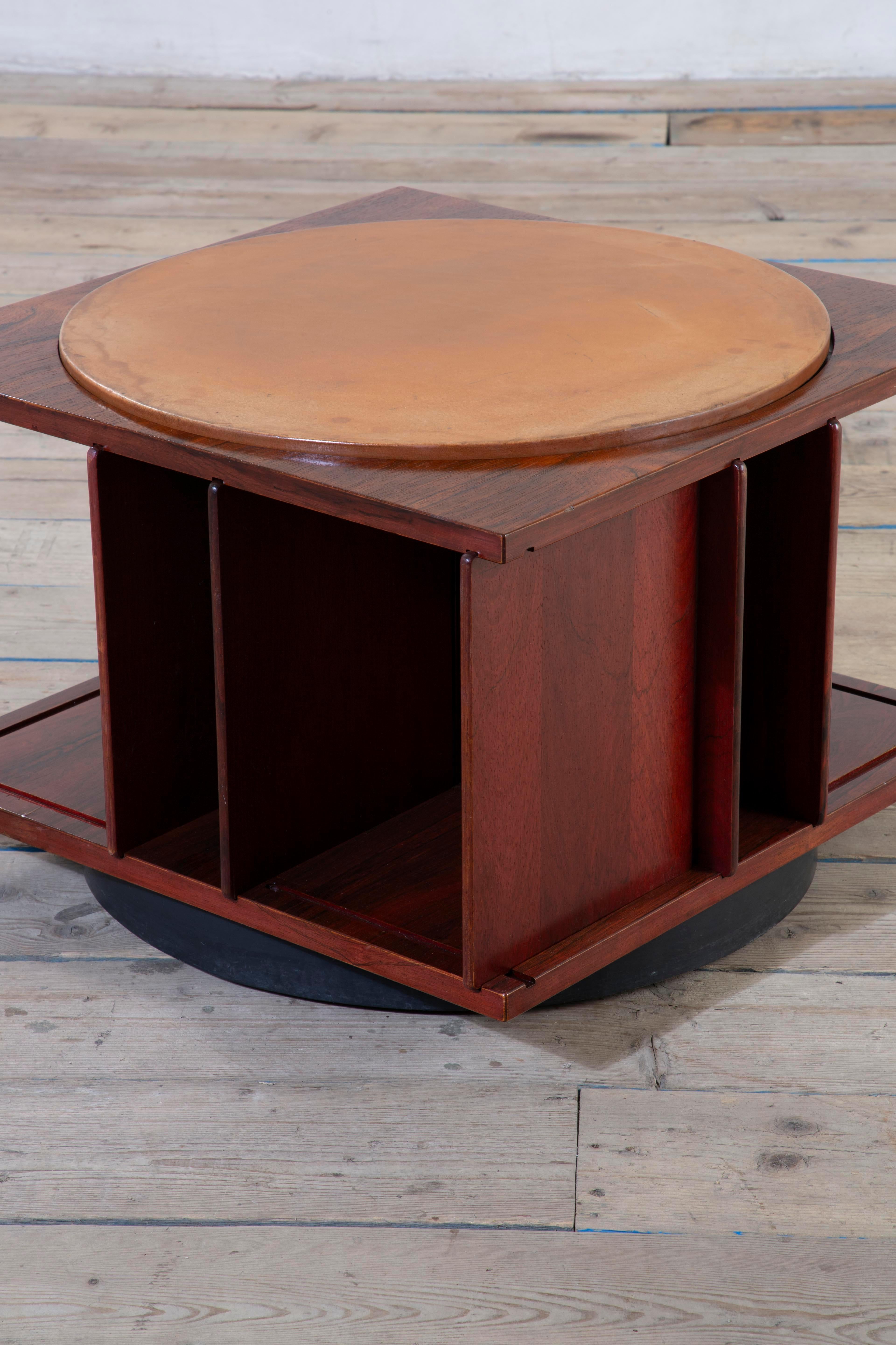 20th Century, Gianfranco Frattini for Bernini Swivel Table mod. 831 For Sale 3