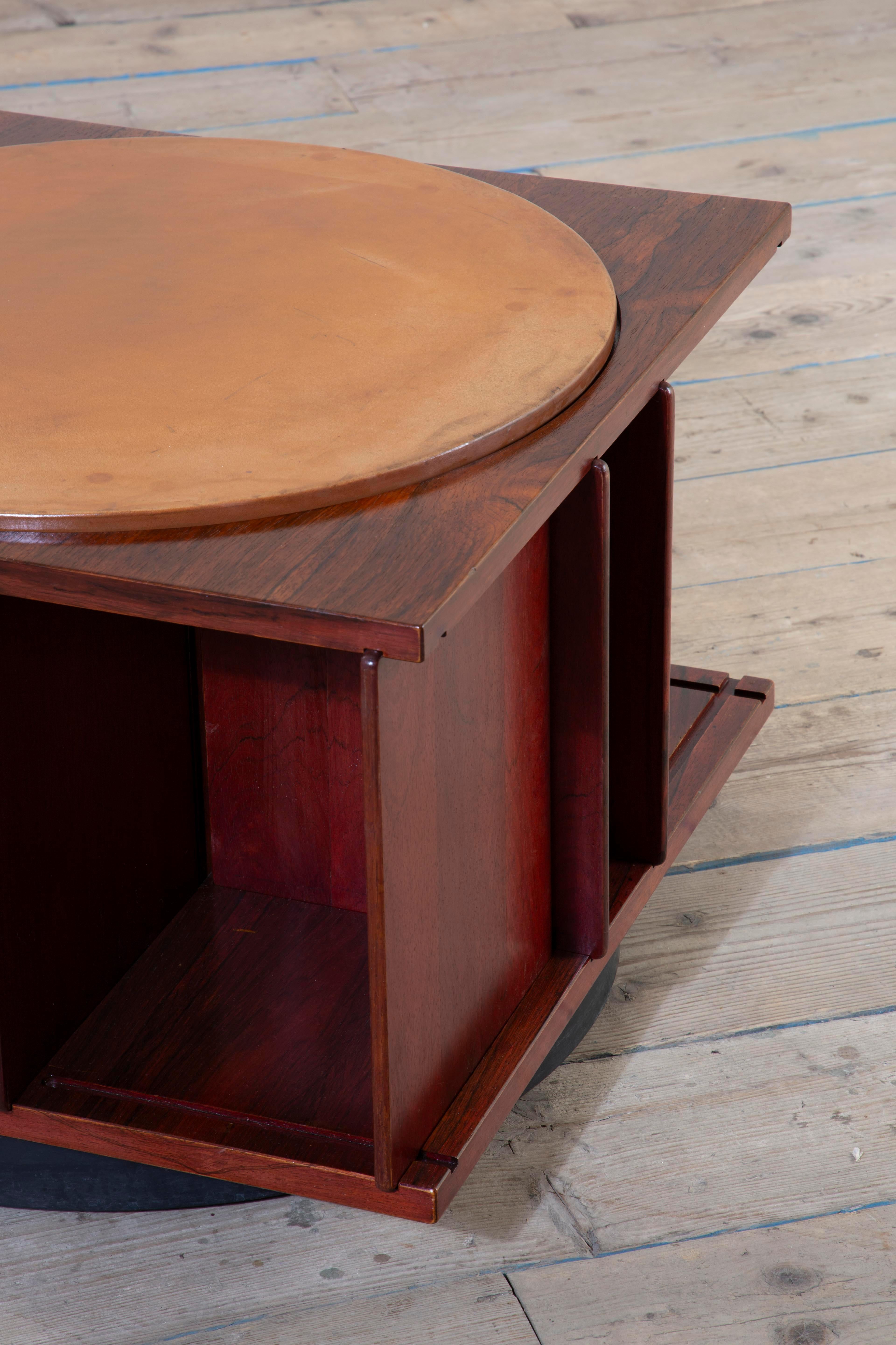 20th Century, Gianfranco Frattini for Bernini Swivel Table mod. 831 For Sale 4