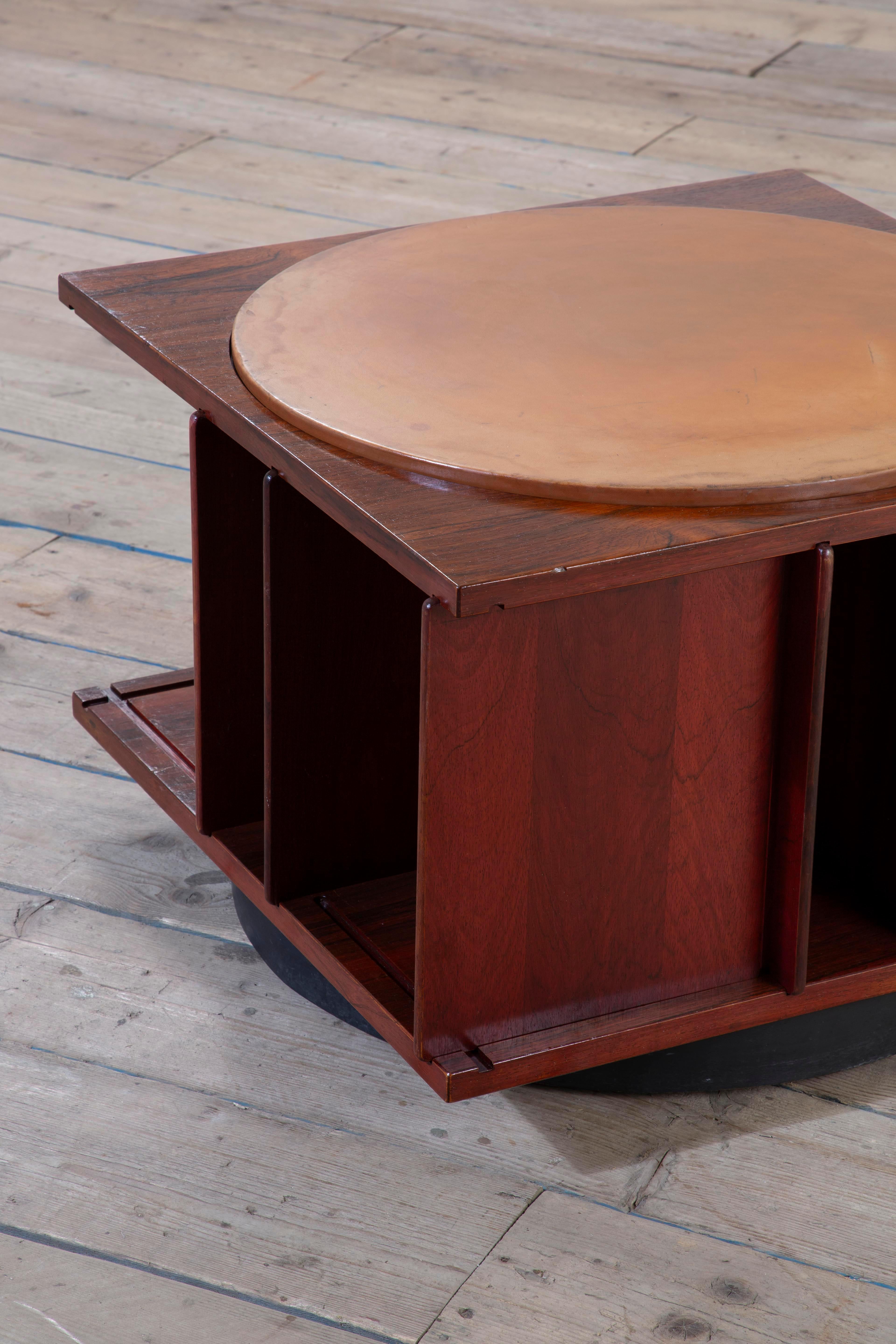 20th Century, Gianfranco Frattini for Bernini Swivel Table mod. 831 For Sale 5