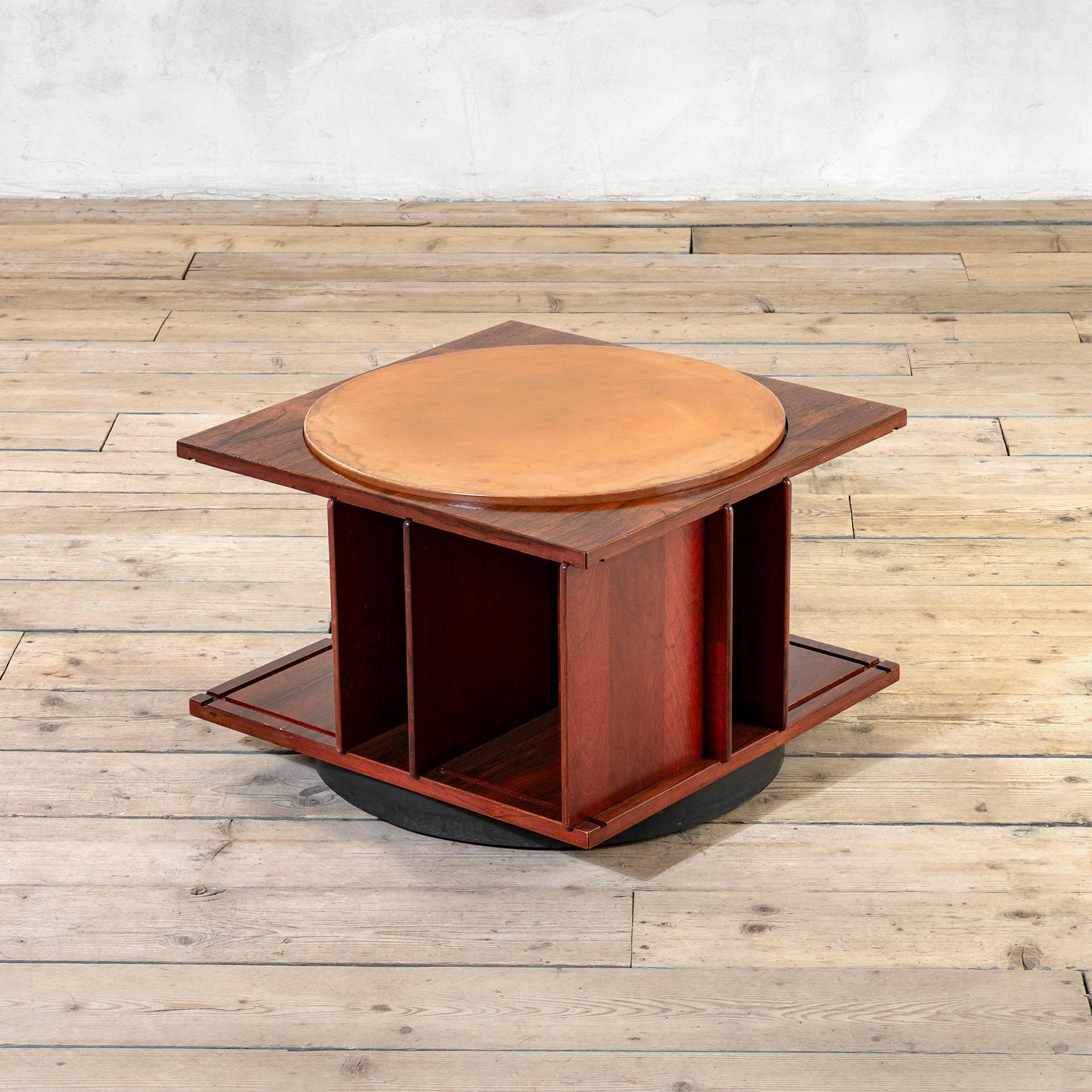 Mid-Century Modern 20th Century, Gianfranco Frattini for Bernini Swivel Table mod. 831 For Sale