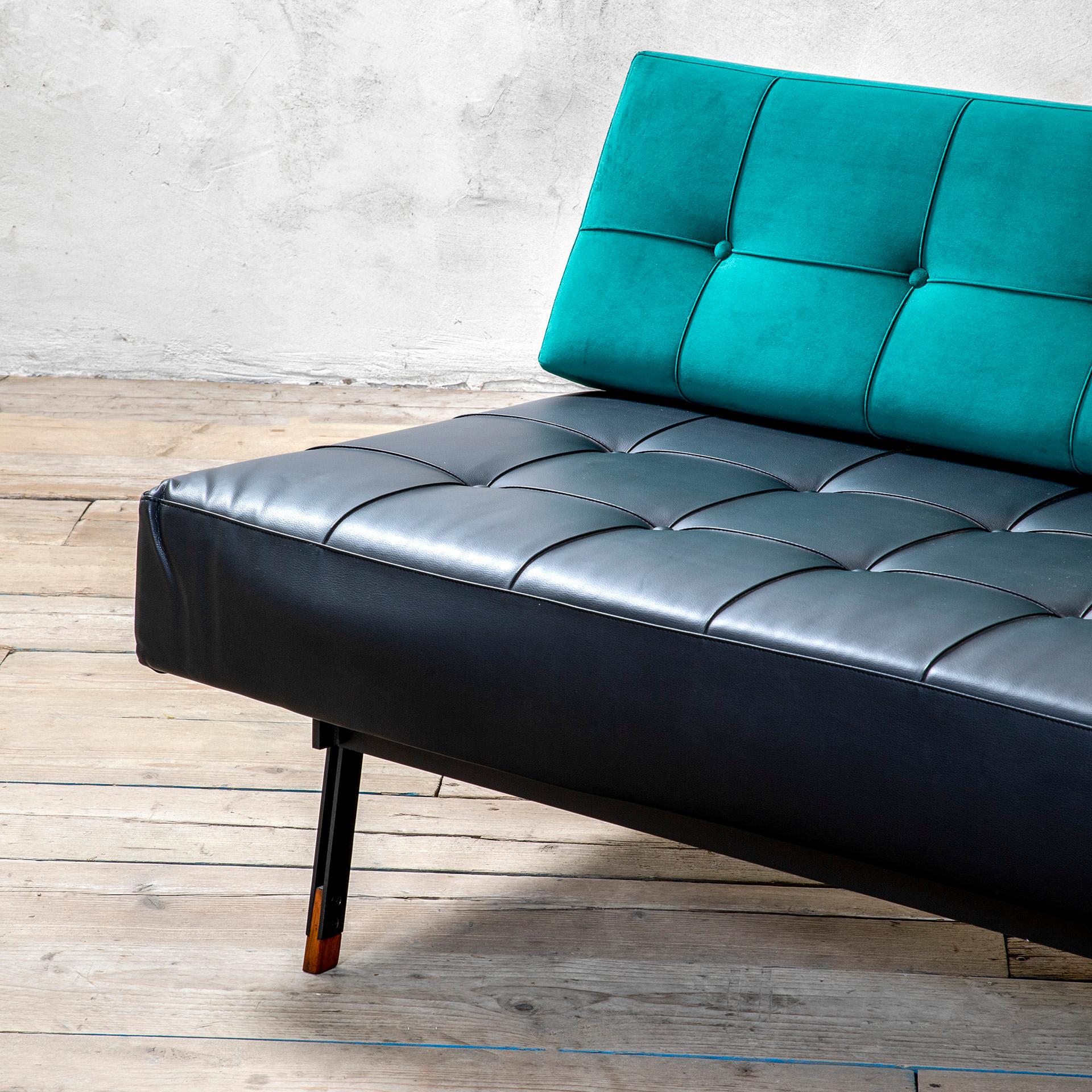 Italian 20th Century, Gianfranco Frattini Sofa mod. 872 for Cassina in vendita