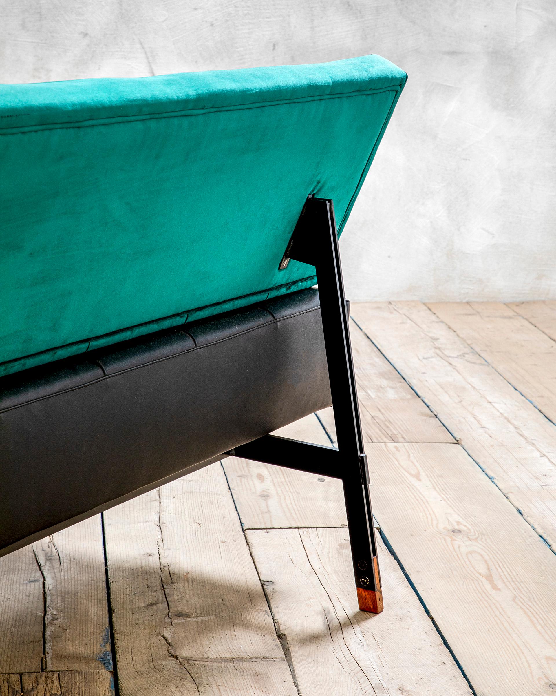 20th Century, Gianfranco Frattini Sofa mod. 872 for Cassina In condizioni buone in vendita a Turin, Turin