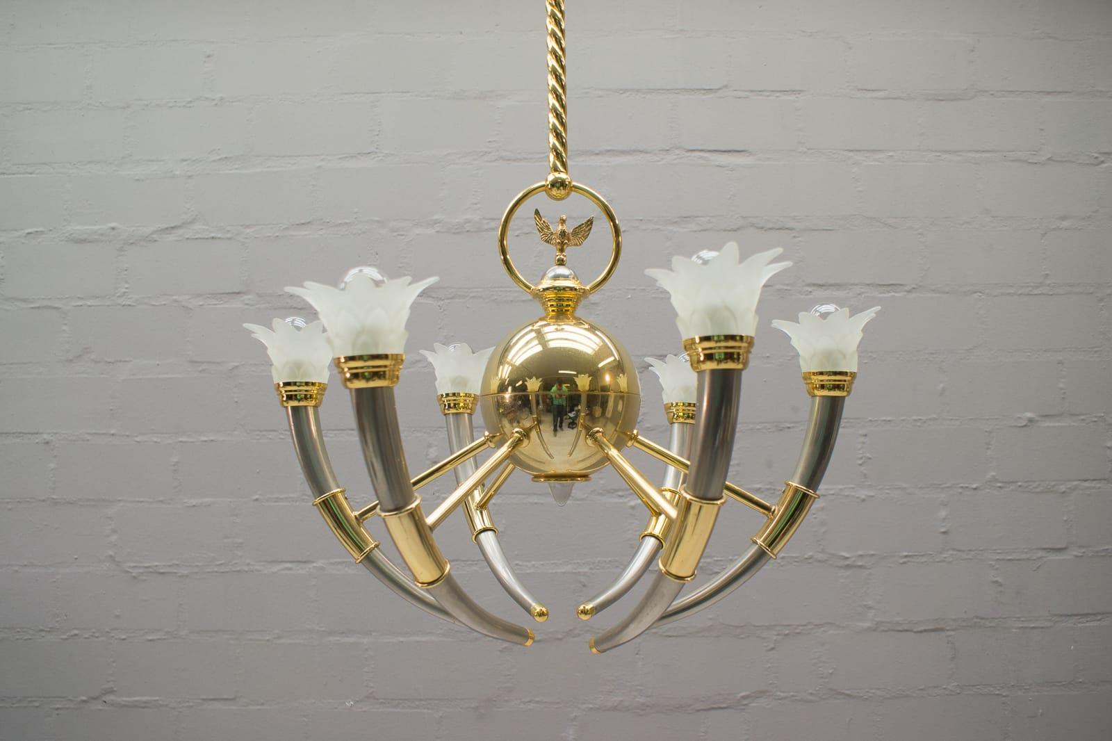 20th Century Gilded Brass and Glass Flowers Chandelier, 1970s For Sale 1