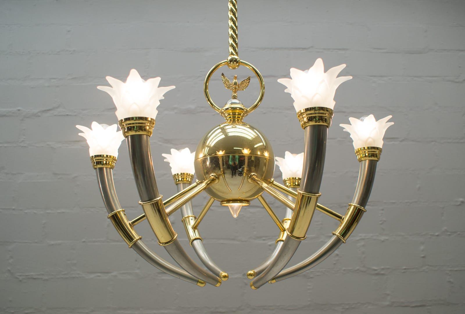 20th Century Gilded Brass and Glass Flowers Chandelier, 1970s For Sale 2