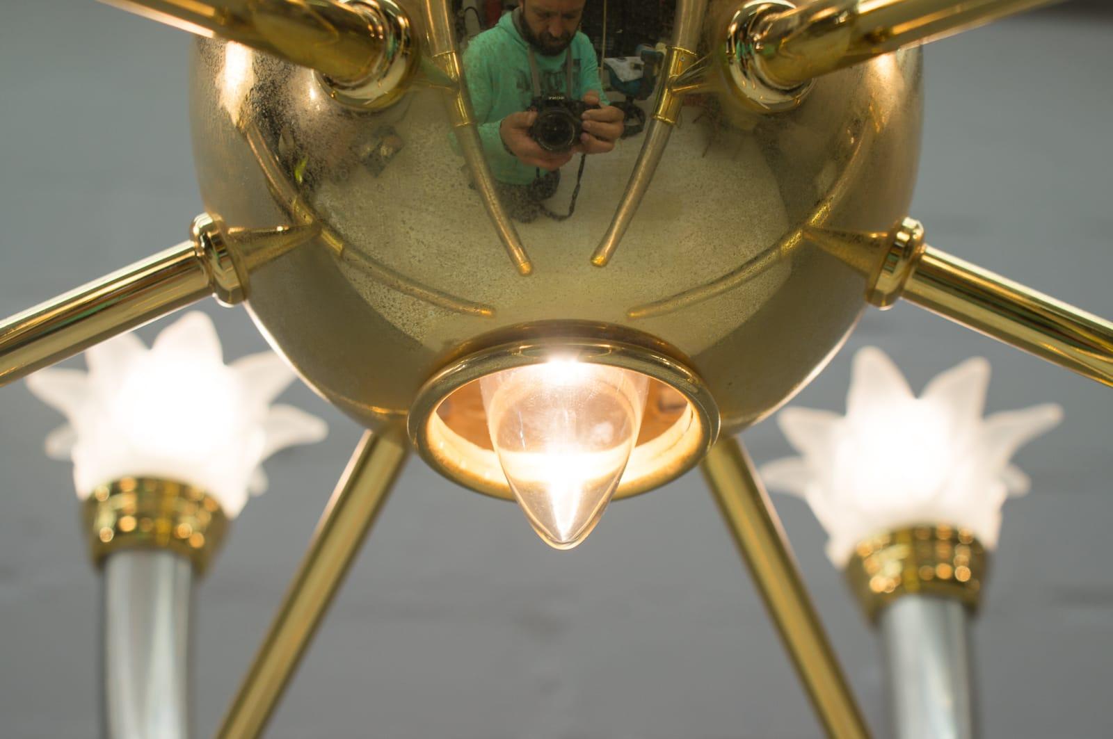 20th Century Gilded Brass and Glass Flowers Chandelier, 1970s For Sale 3