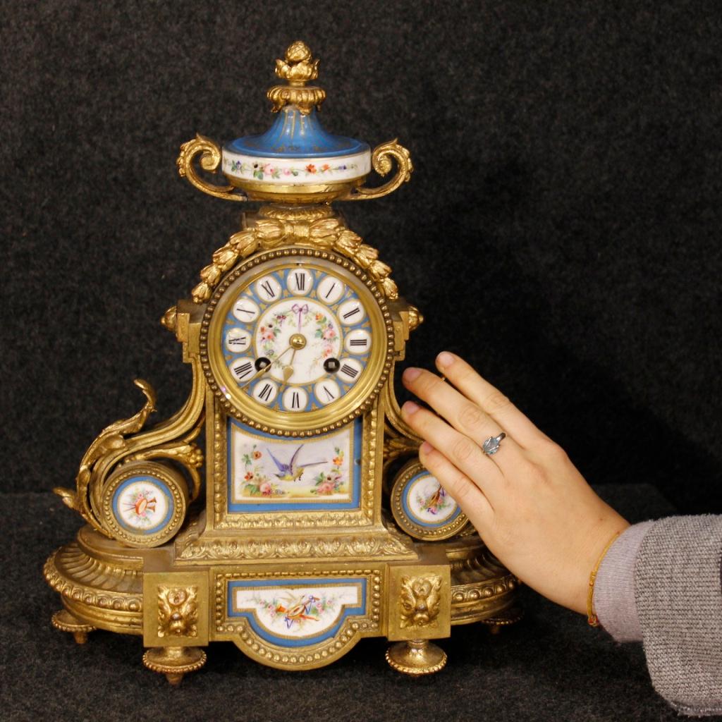 20th Century Gilded Bronze and Brass with Painted Ceramic French Clock, 1950 For Sale 8