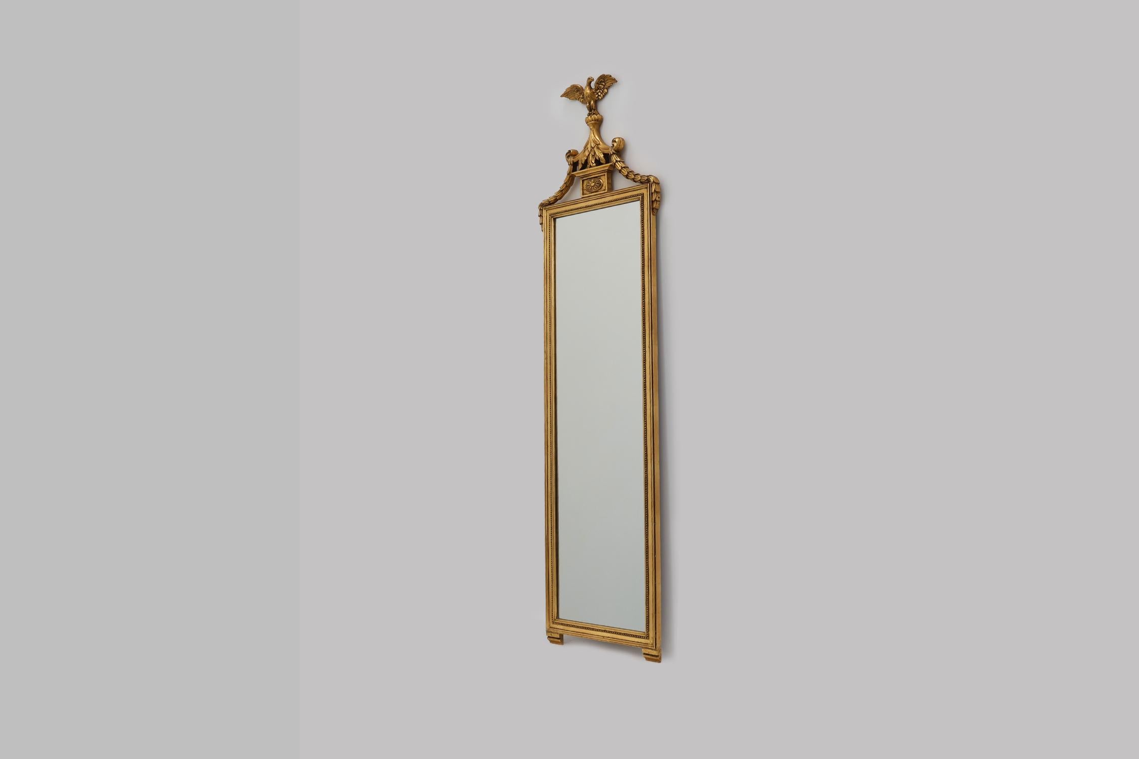 20th Century gilded wooden Empire style mirror with eagle on top In condizioni buone in vendita a Meulebeke, BE