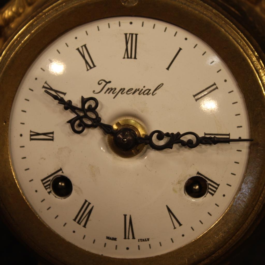 20th Century Gilt Bronze and Antimony French Table Clock, 1930 For Sale 1