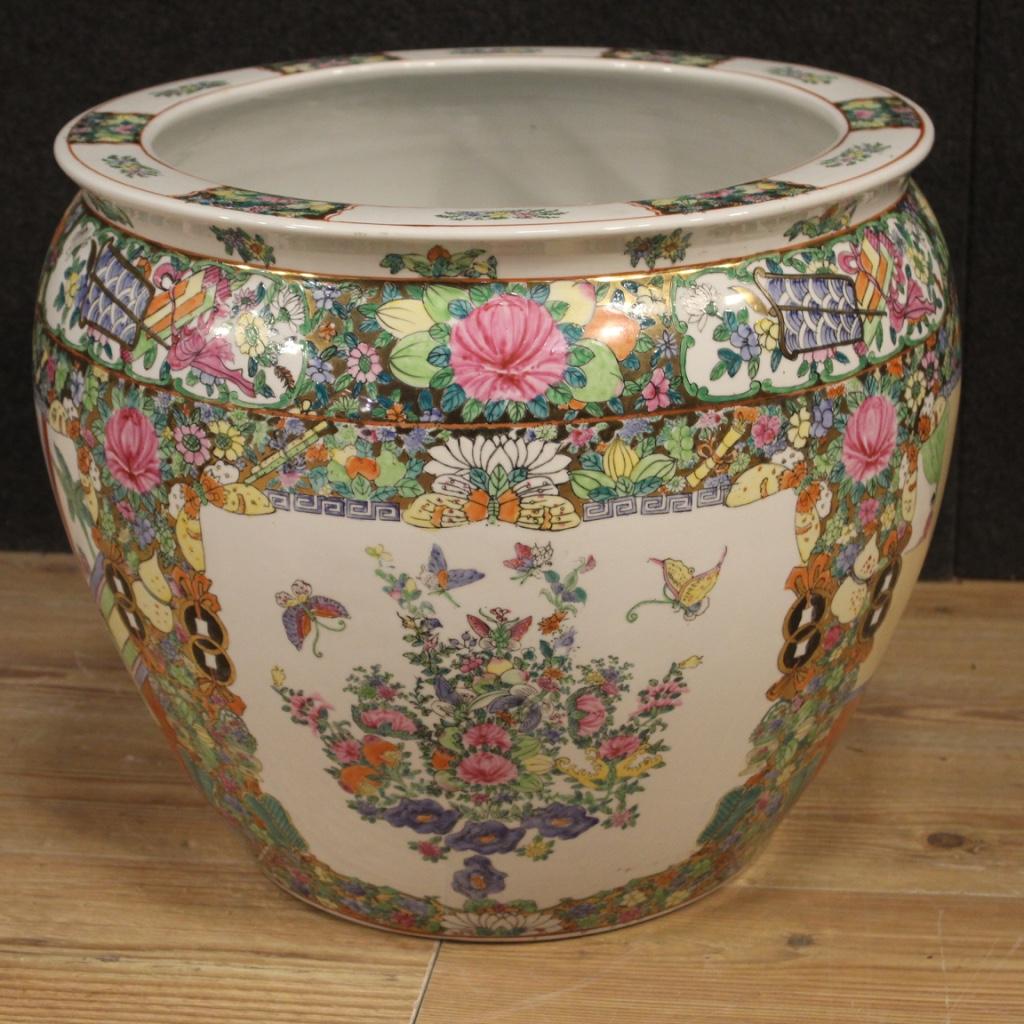 Vase chinois en cramique maille peinte et dore du 20me sicle, 1970 3