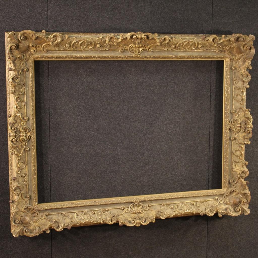 French frame from the early 20th century. Furniture in finely chiseled and gilded wood and plaster (bronze tint) of excellent quality. Frame of great size and impact that can accommodate a painting or mirror with the following maximum measures H