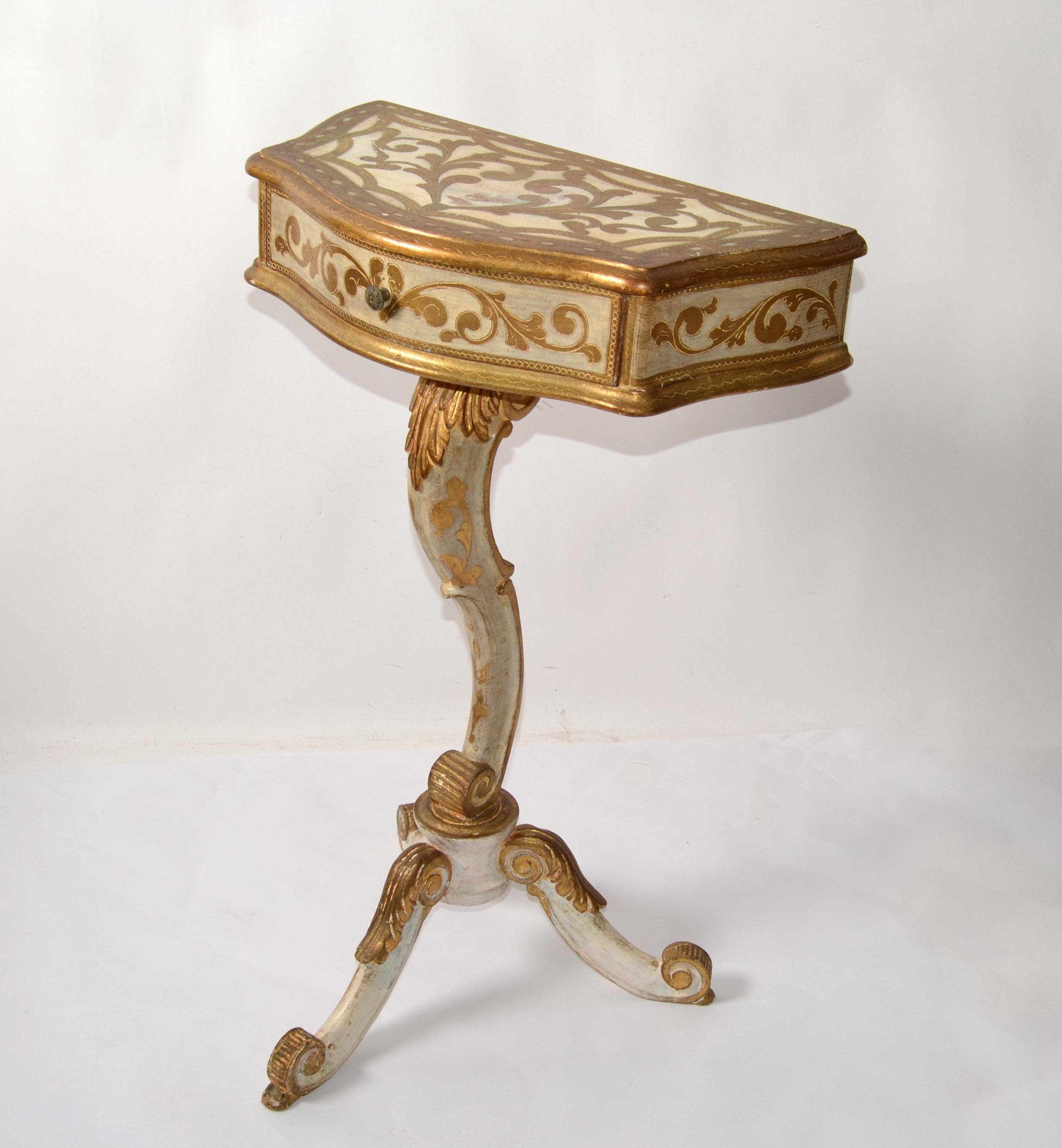 Hand-Carved 20th Century Giltwood Florentine Side Table Hand Carved Tripod Scrolled Base For Sale