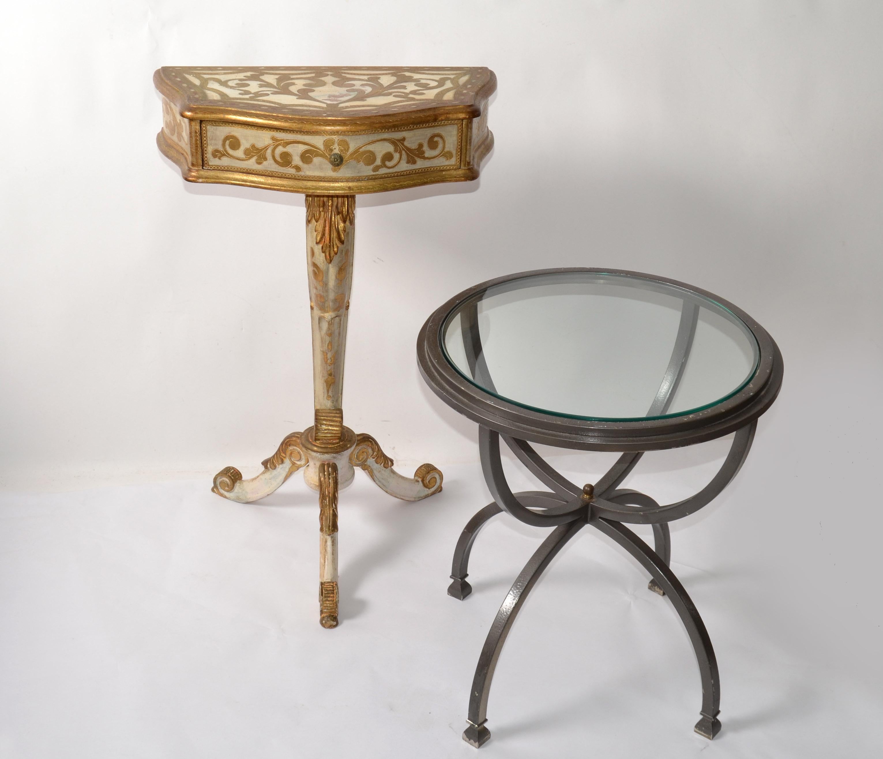 20th Century Giltwood Florentine Side Table Hand Carved Tripod Scrolled Base For Sale 2