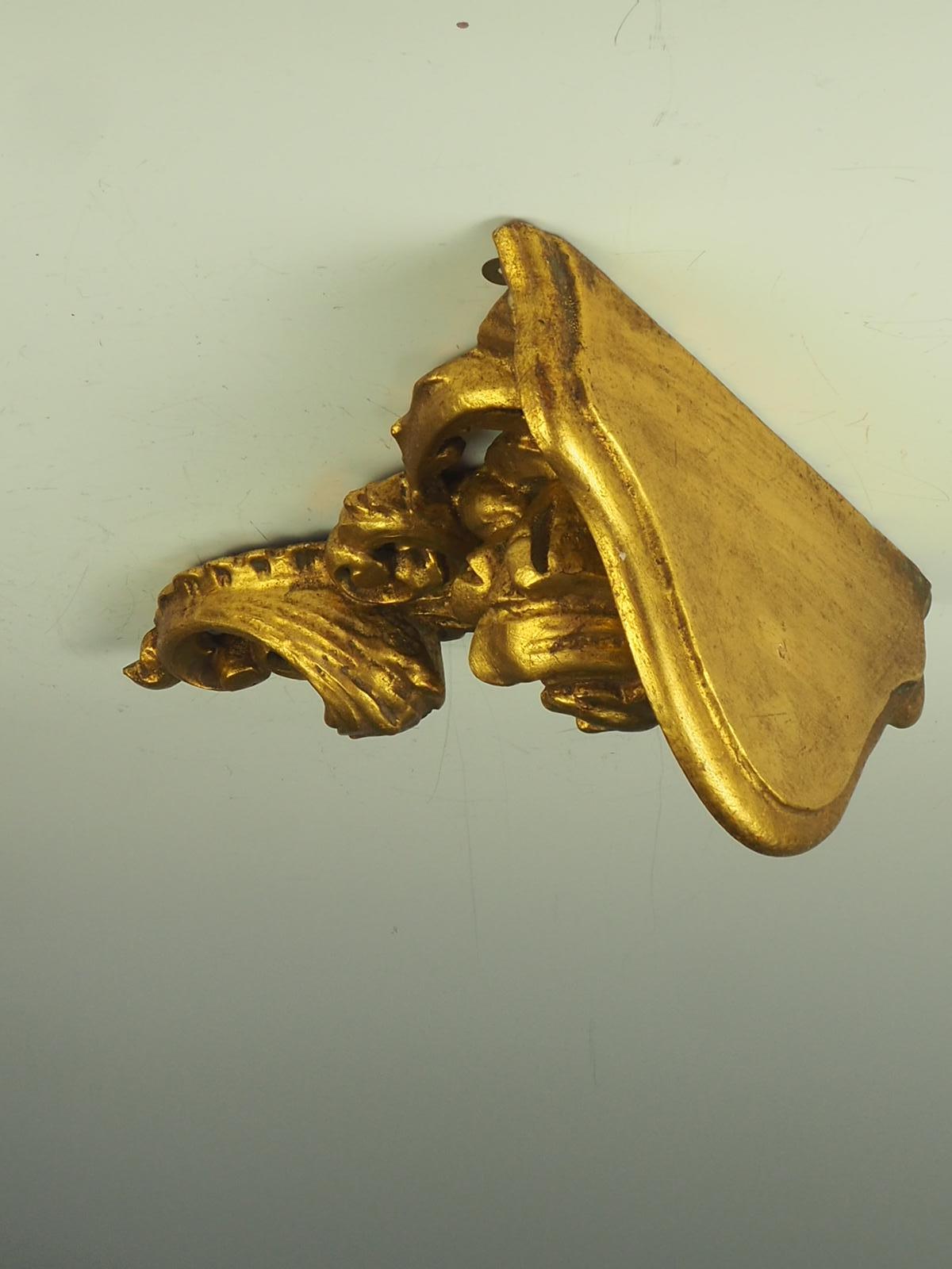 20th Century Giltwood Wall Bracket or Shelf In Good Condition For Sale In Lincoln, GB