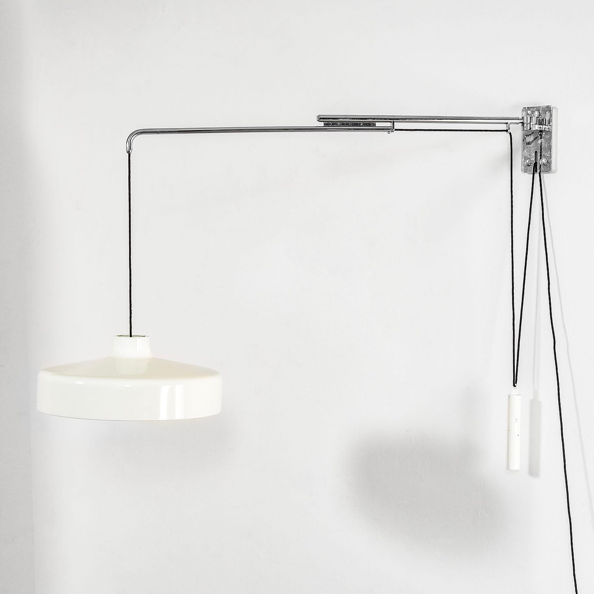 20th Century Gino Sarfatti Adjustable Wall Lamp Mod. 194 for Arteluce, 1950s Moderno de mediados de siglo en venta