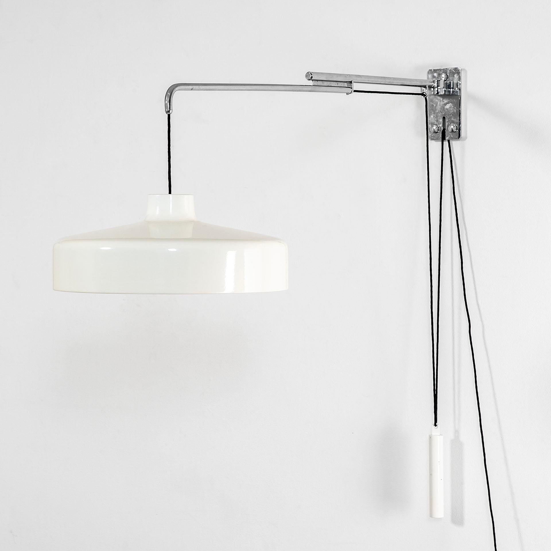 Italian 20th Century Gino Sarfatti Adjustable Wall Lamp Mod. 194 for Arteluce, 1950s For Sale