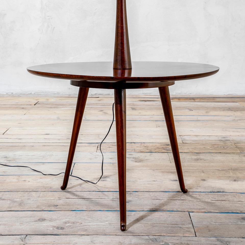 Laiton 20e siècle, Gino Sarfatti Lampadaire avec table pour Arteluce en vente