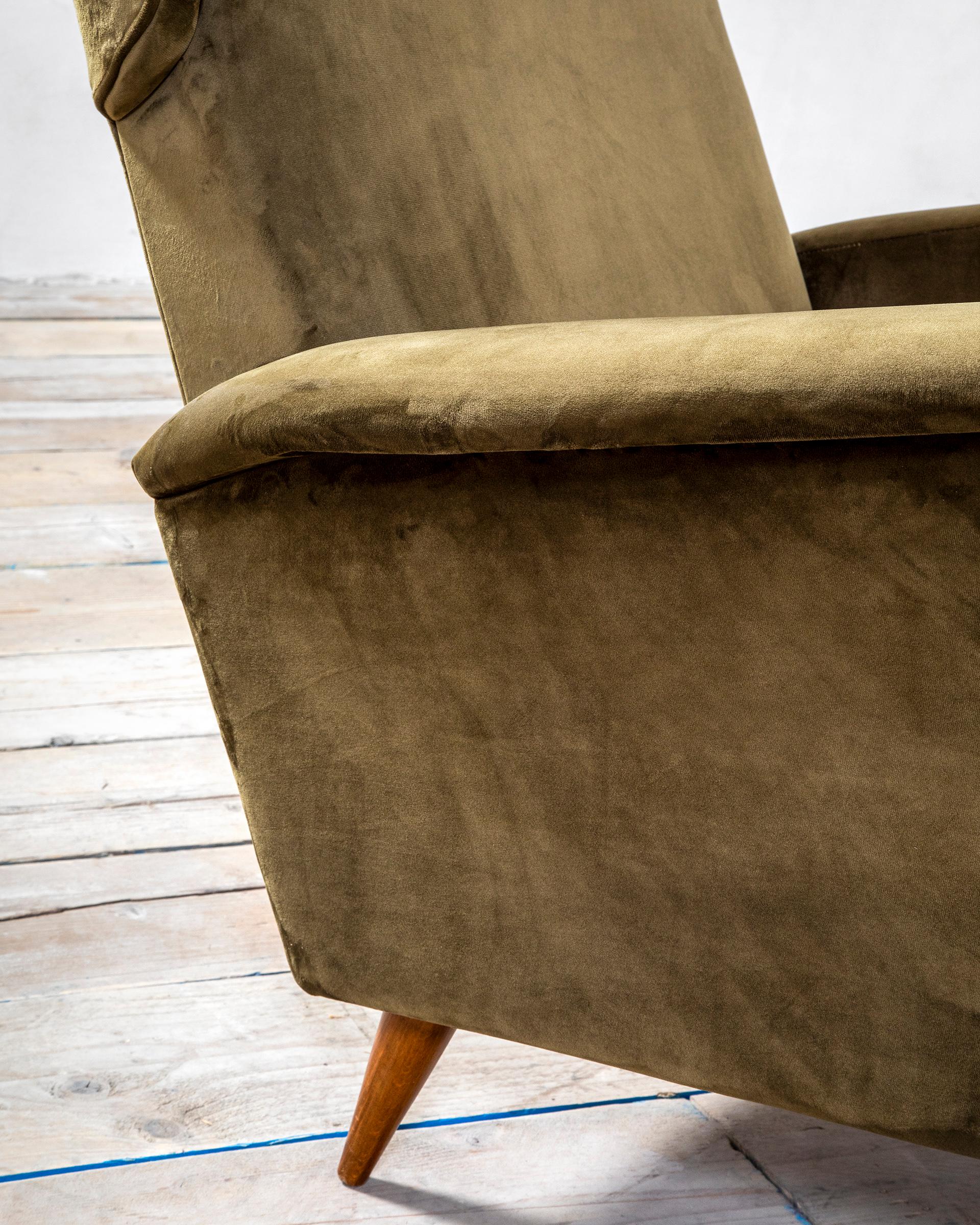 20th Century Gio Ponti Cassina Pair of Armchairs for Hotel Royal in Naples '50s For Sale 1