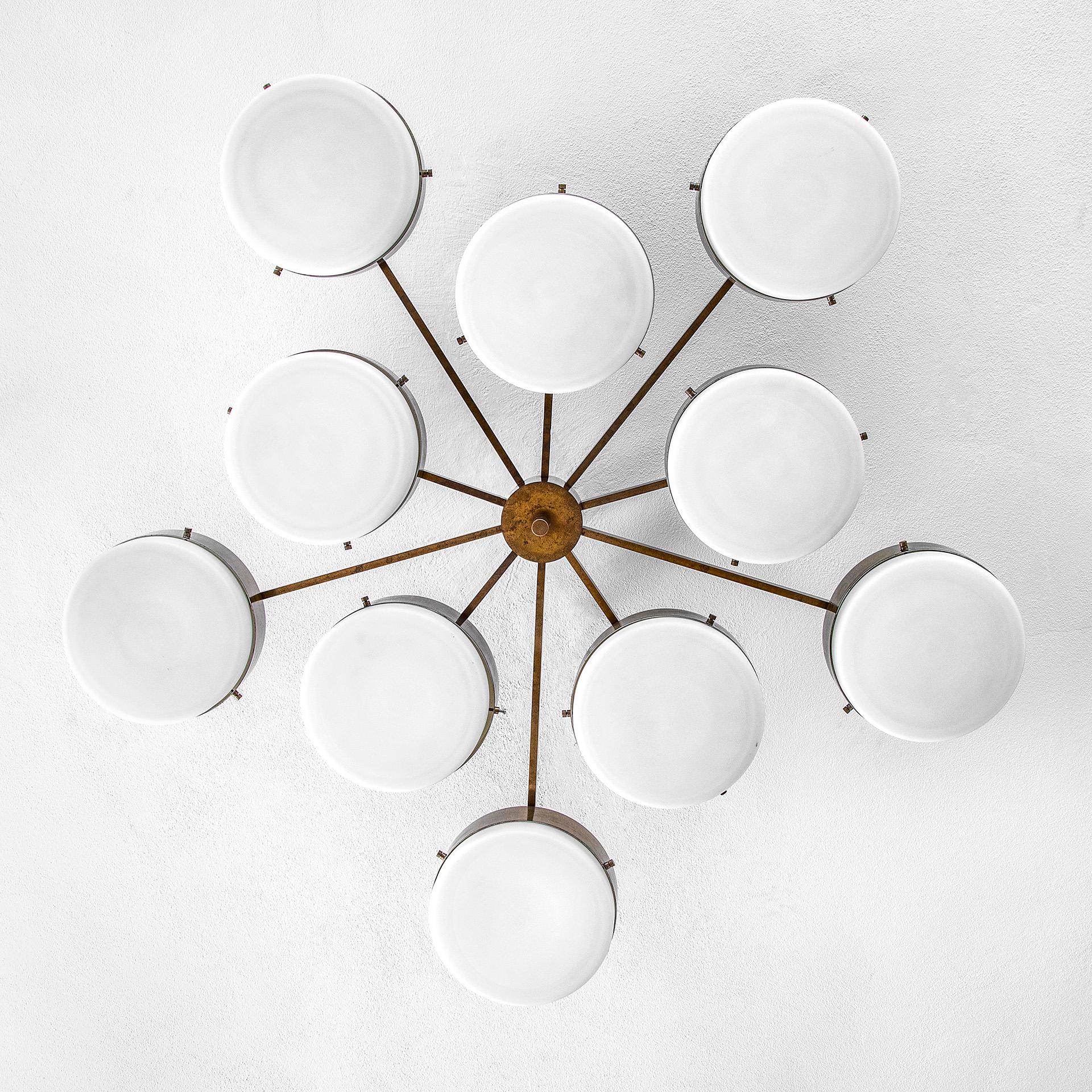 Italian 20th Century Gio Ponti Chandelier structure in Brass and 10 diffusers in Glass For Sale