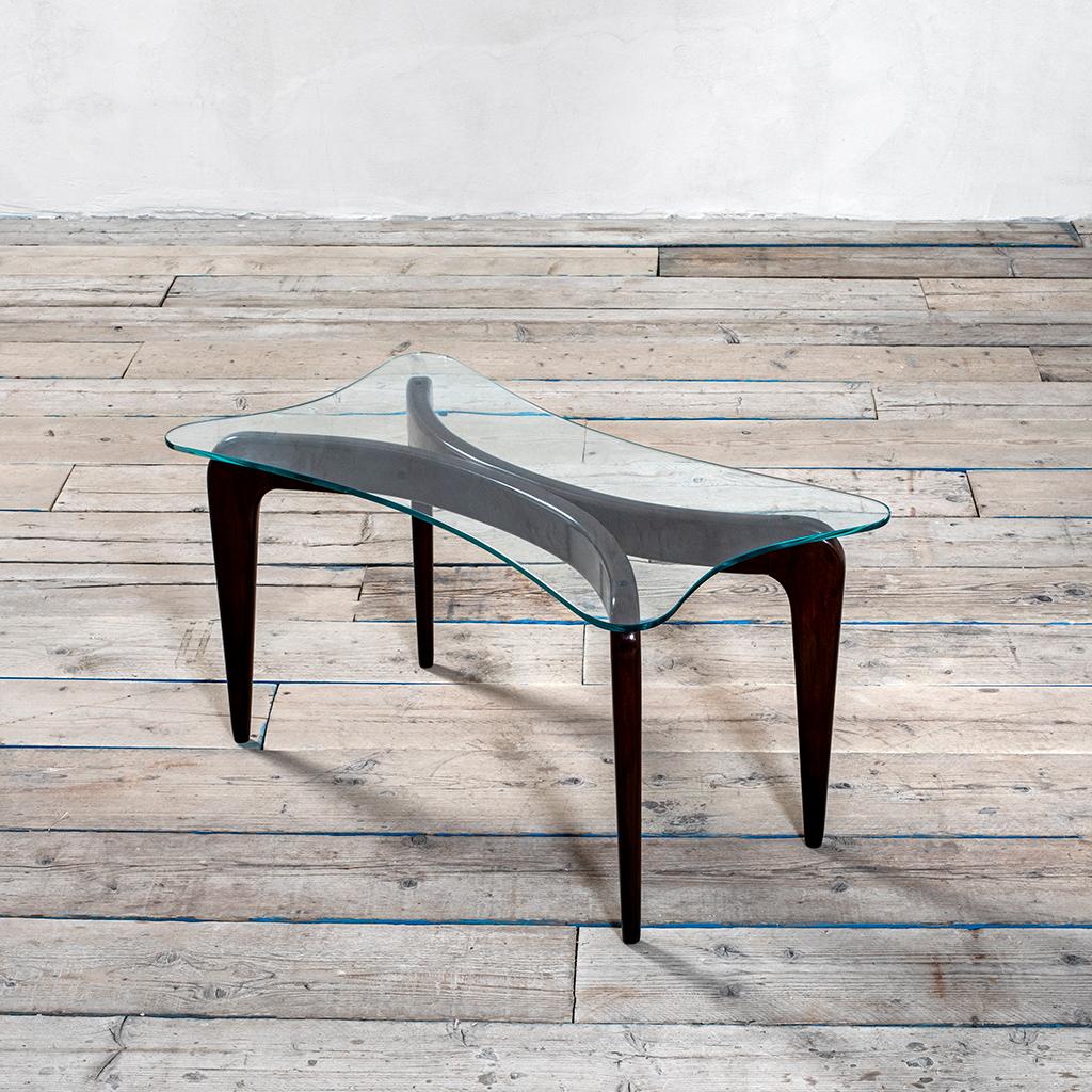 Mid-Century Modern Table basse Gio Ponti Fontana Arte du 20e siècle en Wood et plateau en verre papillon en vente