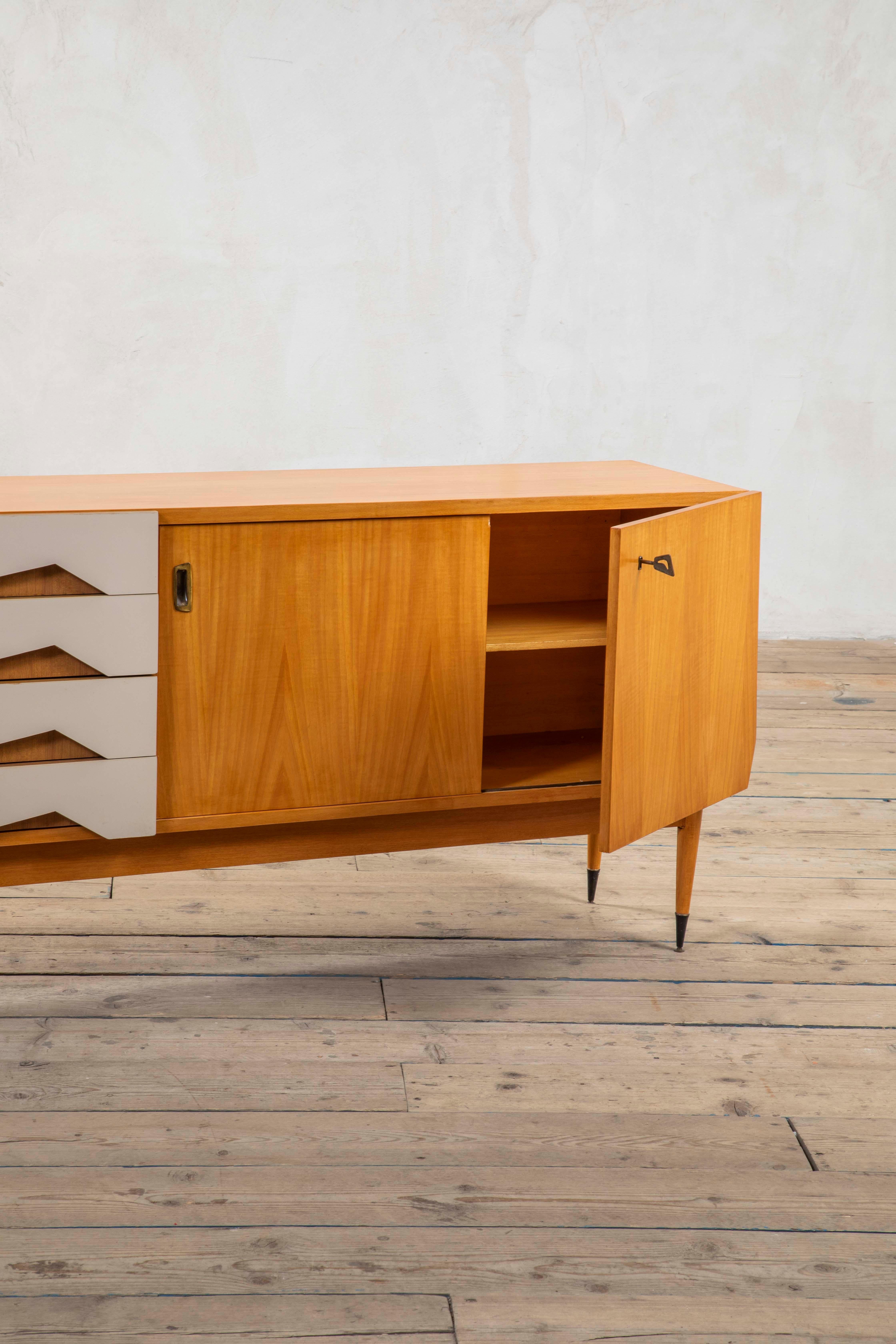 20th Century, Gio Ponti for Dassi Wooden Sideboard 1950 in vendita 3