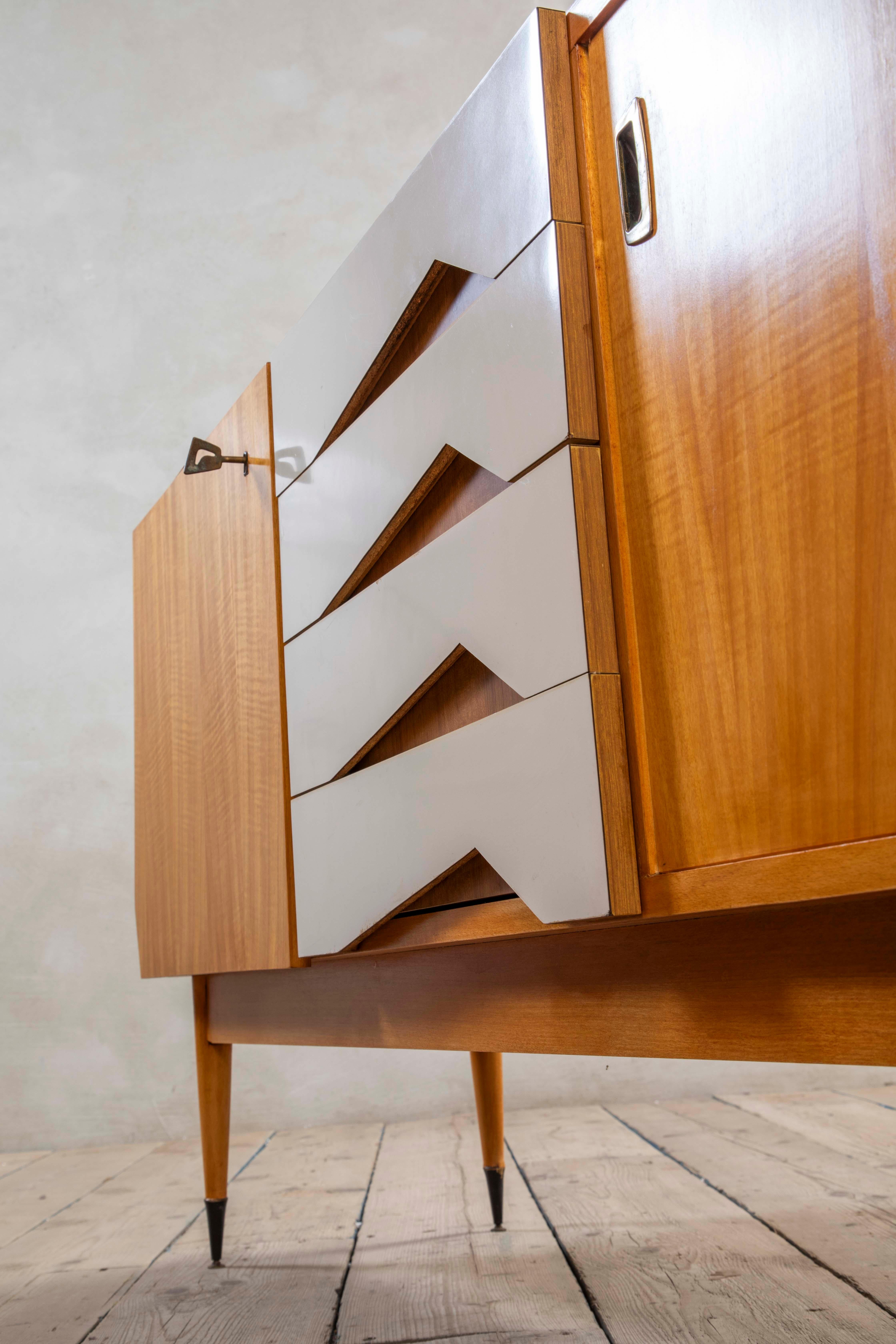 20th Century, Gio Ponti for Dassi Wooden Sideboard 1950 in vendita 2